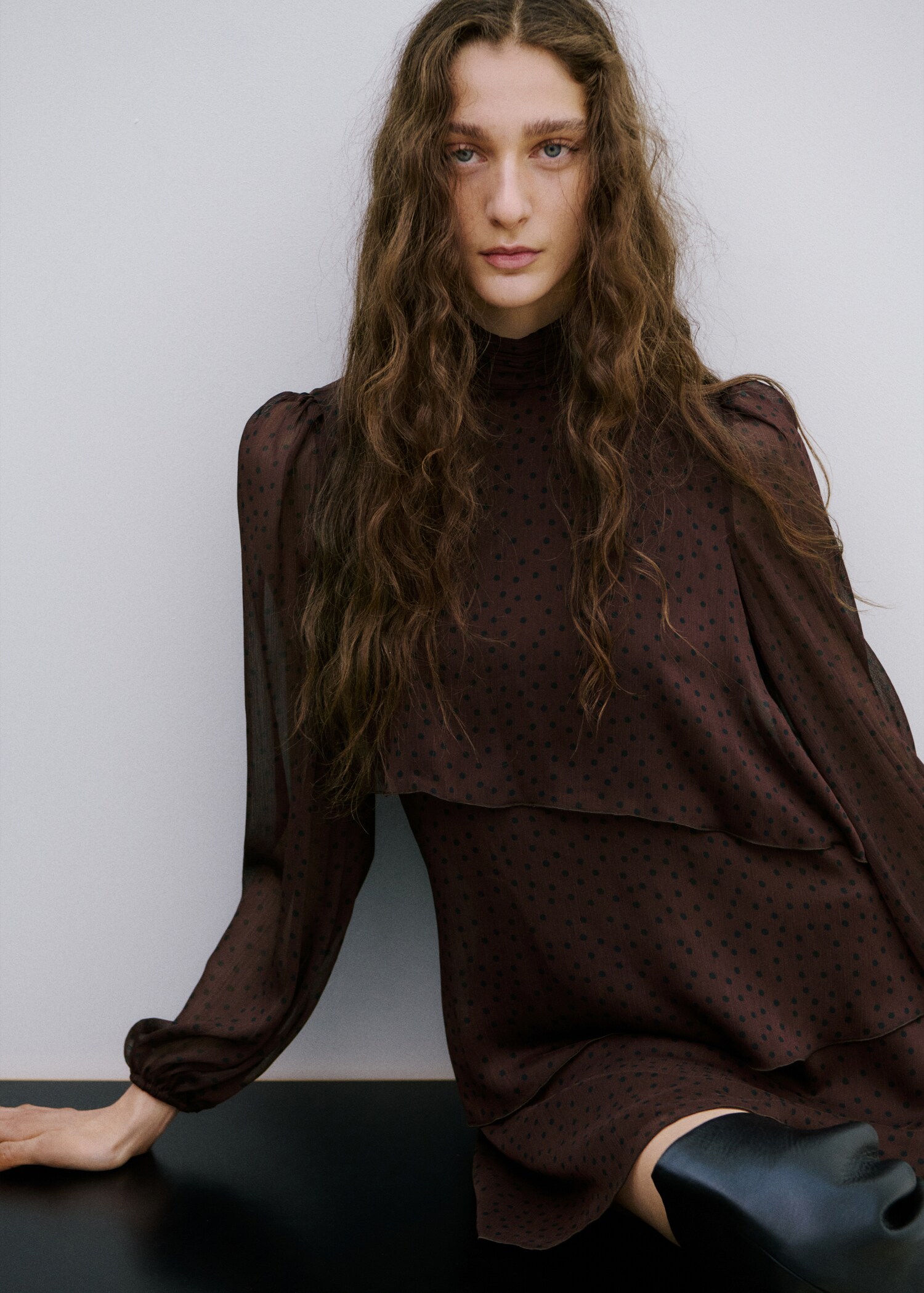 Robe pois volants - Plan moyen