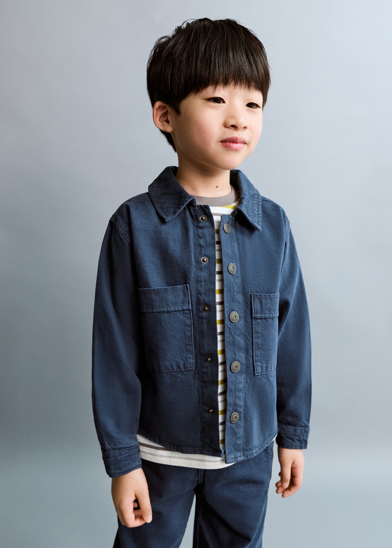 Blouson en jean poches - Plan moyen