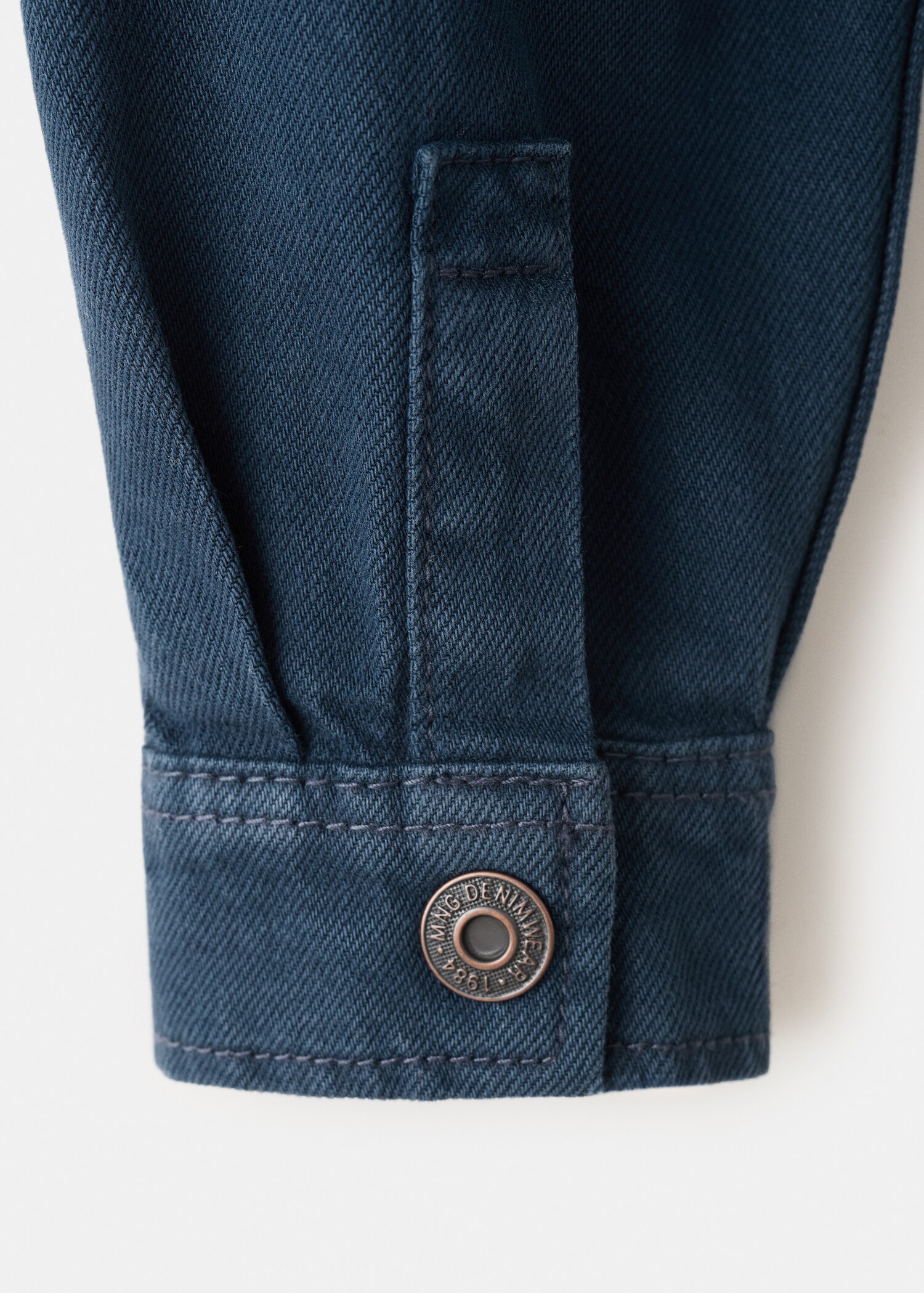 Denim jacket pockets - Details of the article 8
