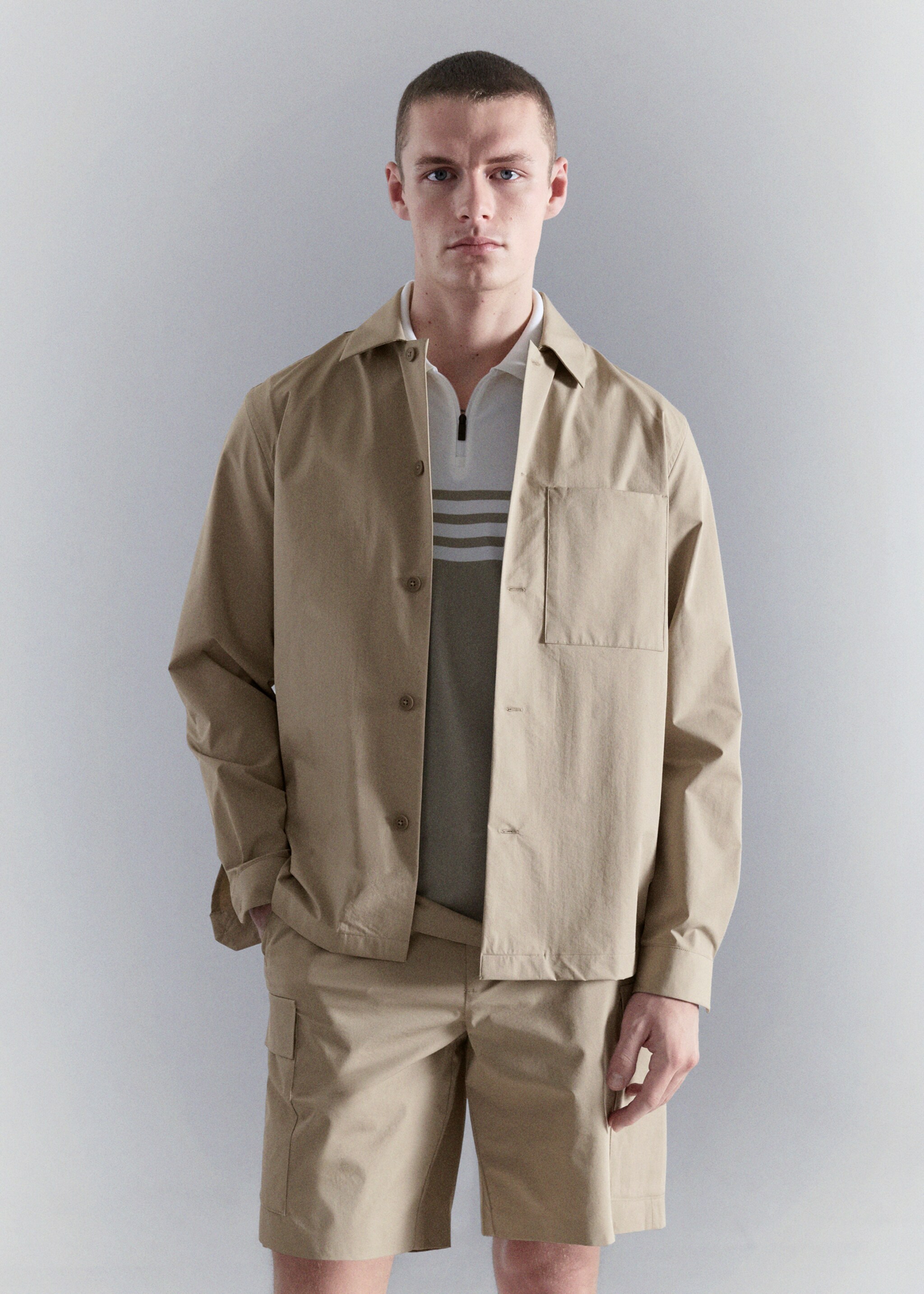 Košile non-iron s kapsou - Náhled ve středové rovině, Béžová. Ref: 27064422-00.