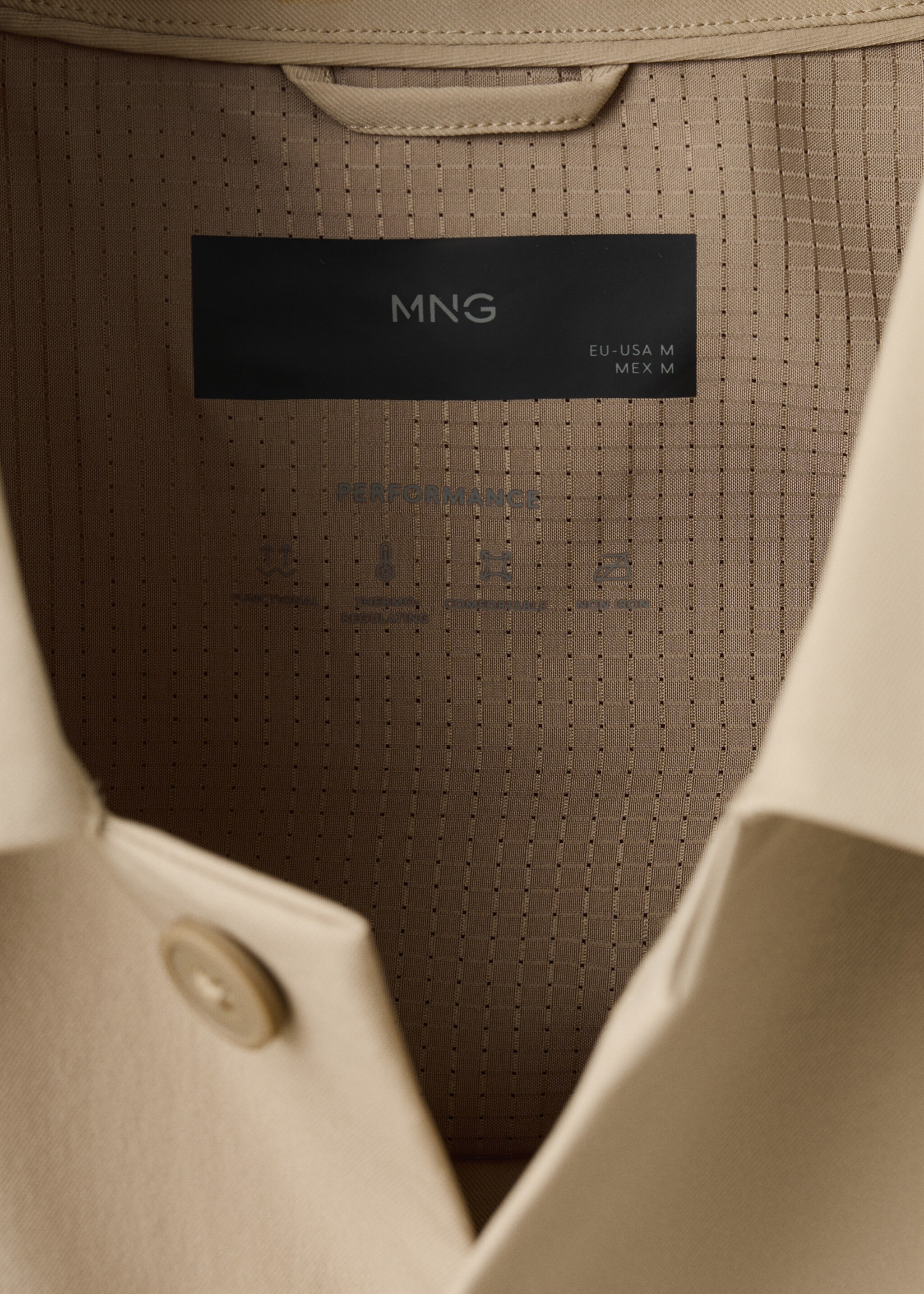 Non-iron overshirt pocket - Details of the article 8, Beige. Ref: 27064422-00.