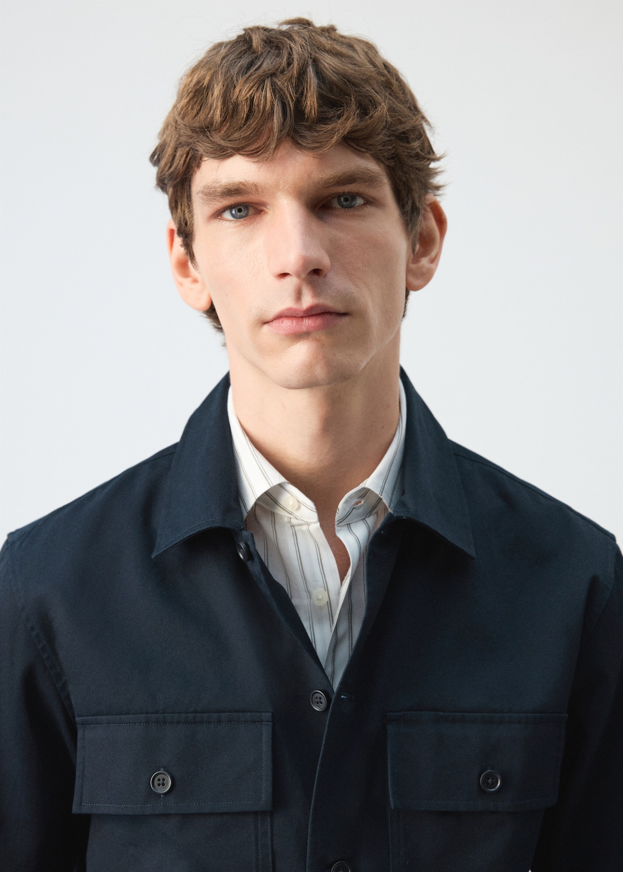 Surchemise 100 % coton poches - Détail de l'article 1, Bleu marine foncé. Ref: 27064423-00.