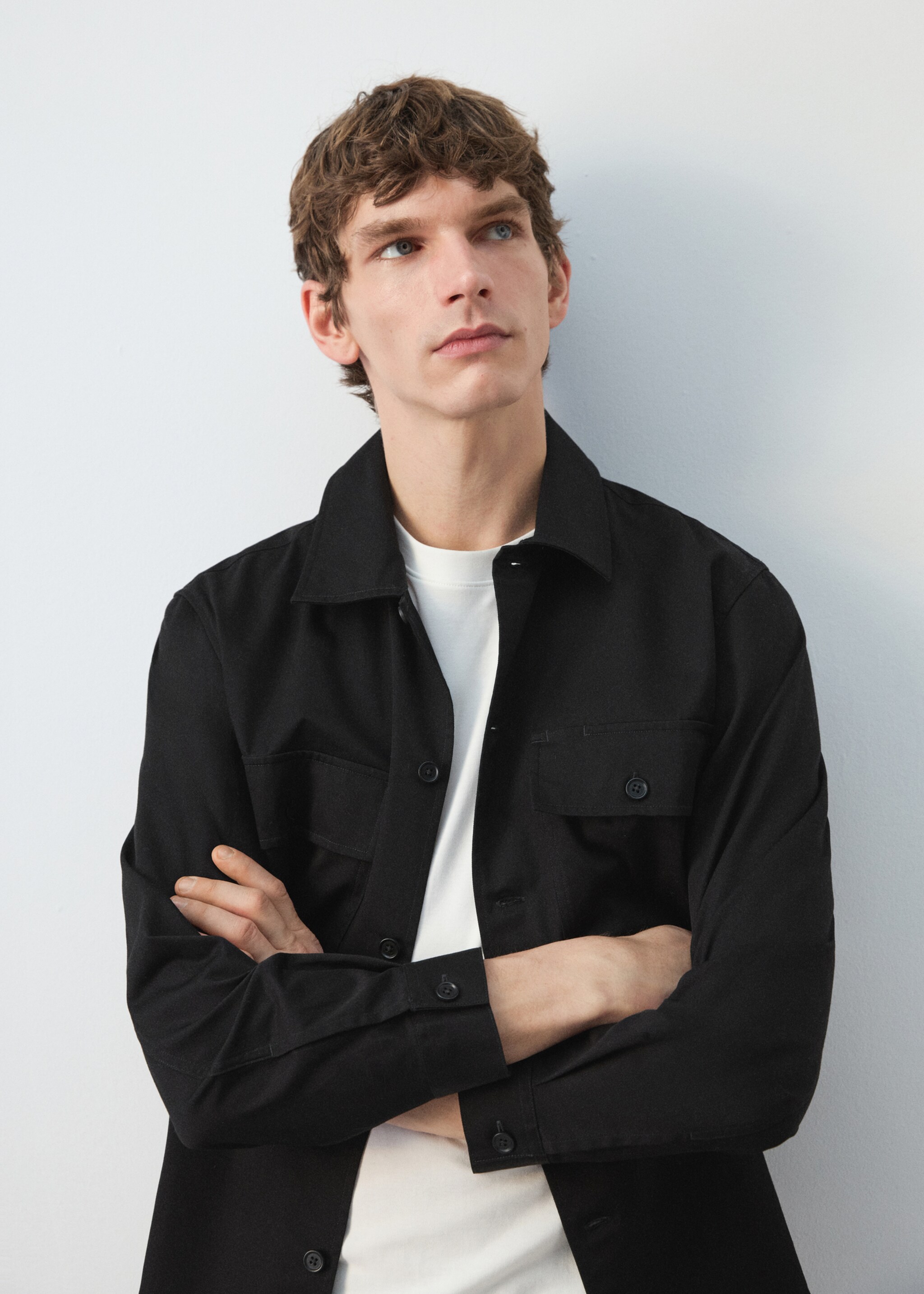 Surchemise 100 % coton poches - Détail de l'article 1, Noir. Ref: 27064423-00.