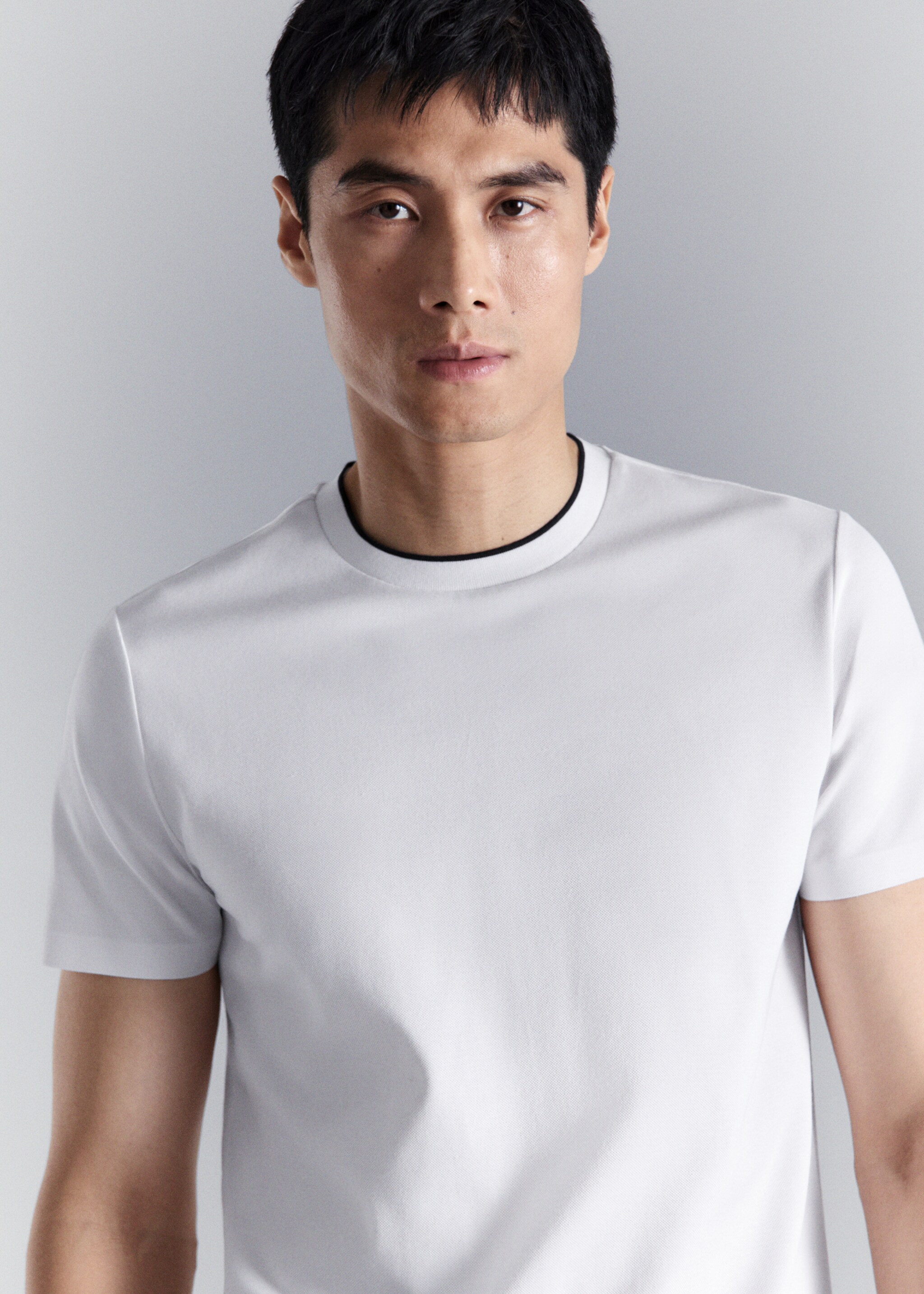 Slim-fit comfort stretch t-shirt - Détail de l'article 1, Blanc. Ref: 27064425-00.