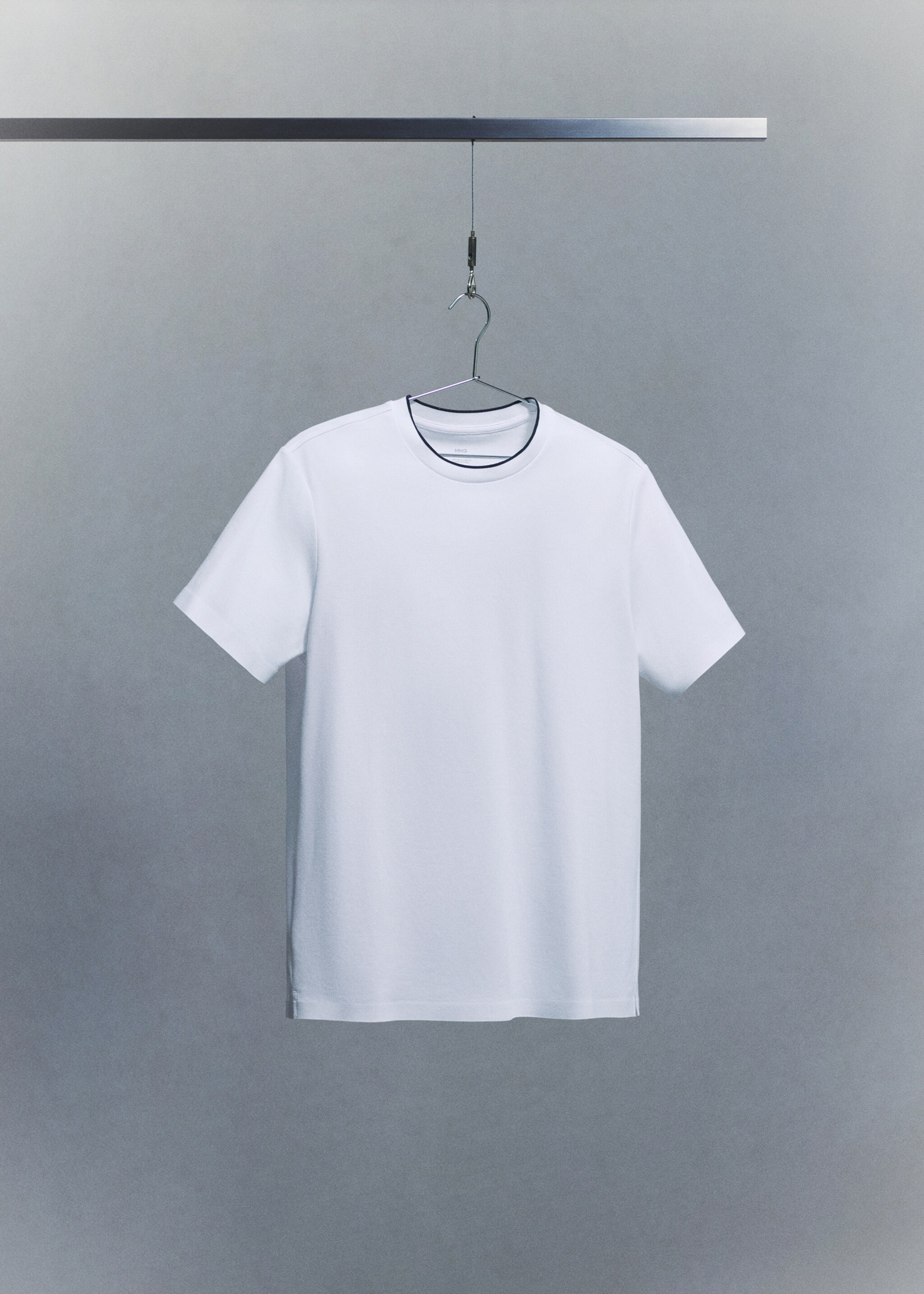 Slim-fit comfort stretch t-shirt - Détail de l'article 9, Blanc. Ref: 27064425-00.