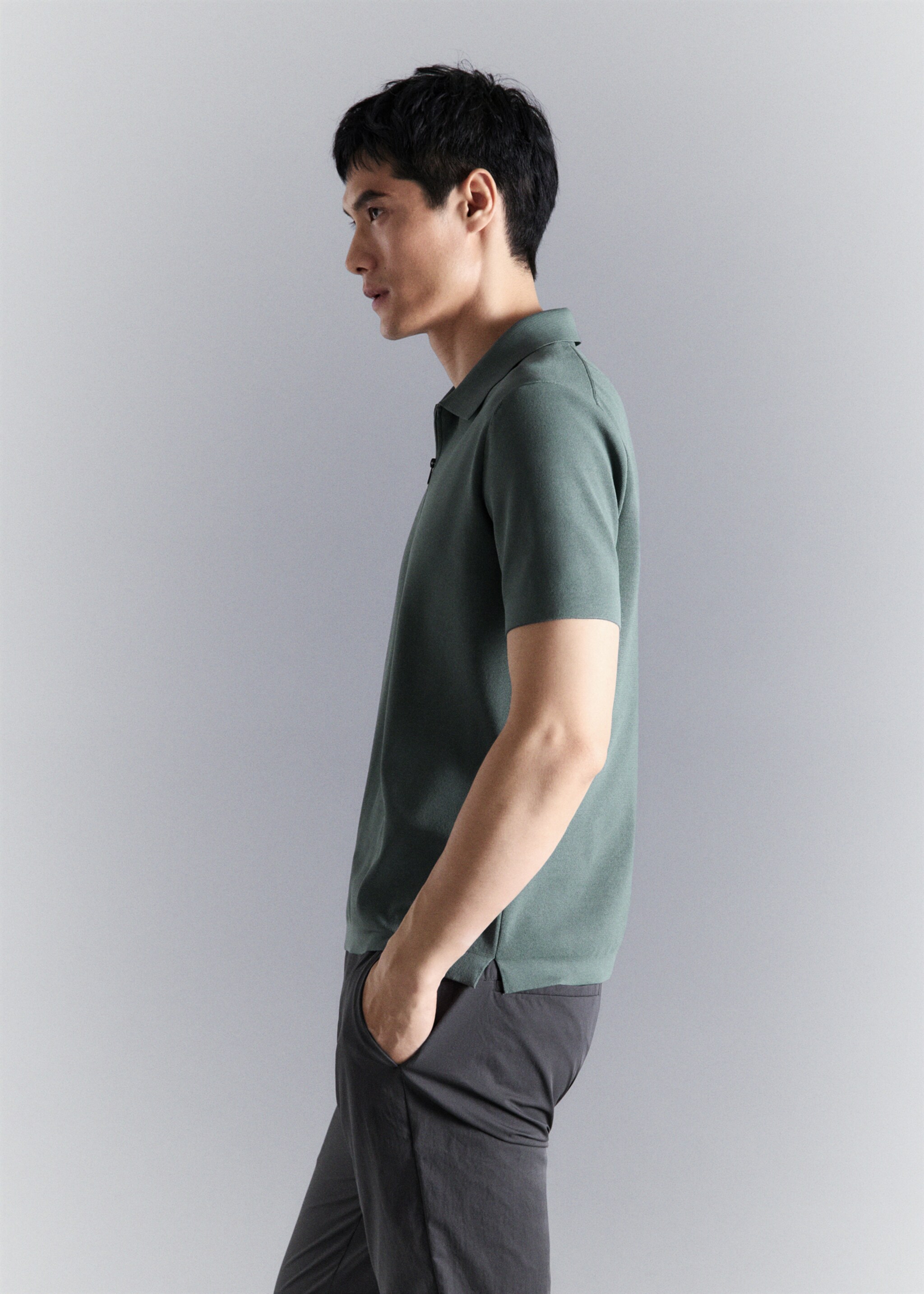Polo comfort stretch com fecho de correr - Pormenor do artigo 2, Verde-bosque. Ref: 27064428-00.