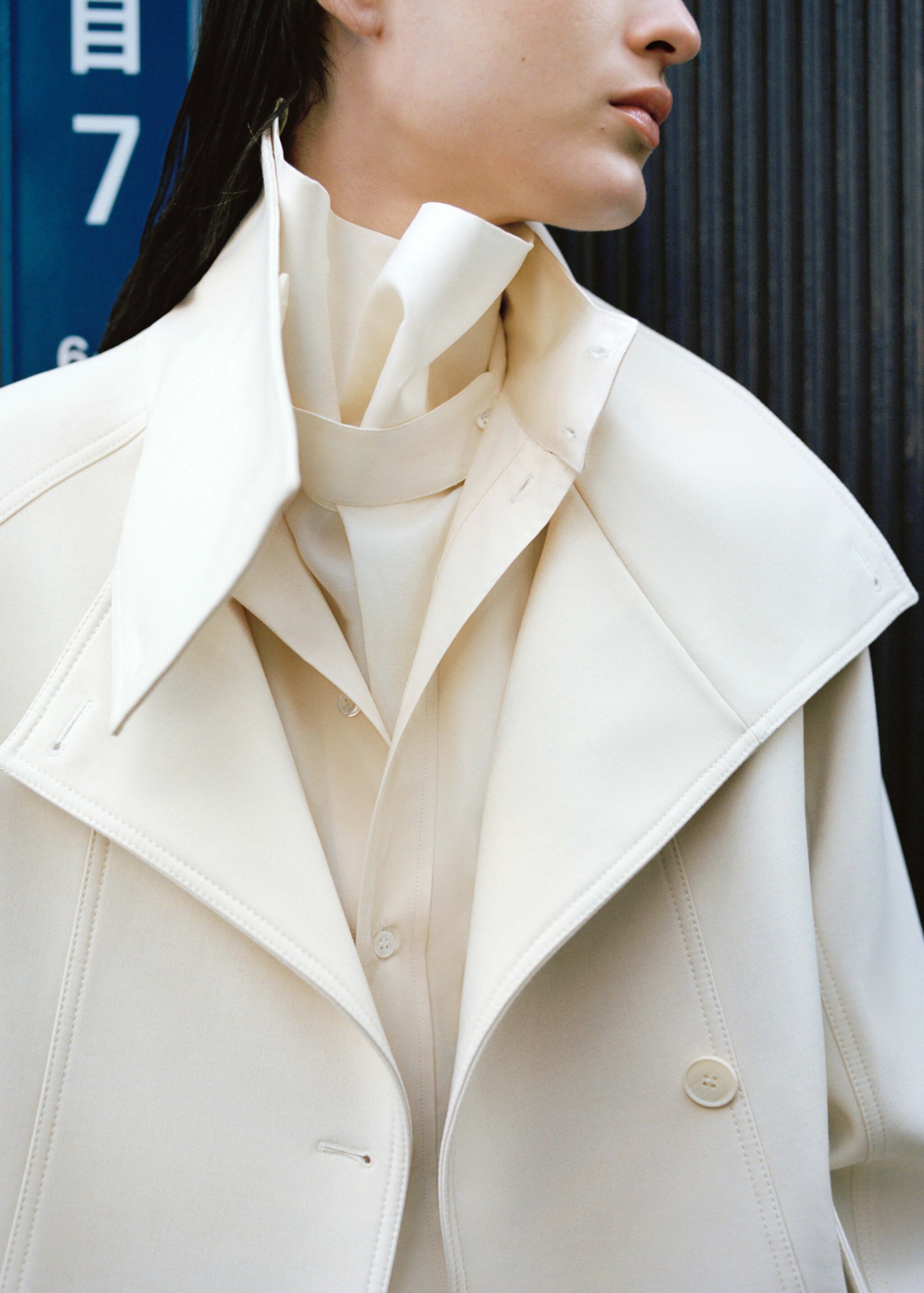 Funnel neck parka with pockets - Details of the article 1, Vanilla. Ref: 27064444-00.