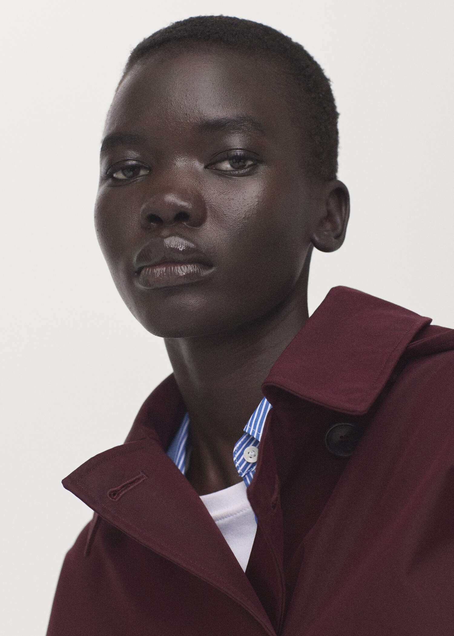 Double-breasted trench coat with hood - Details of the article 1