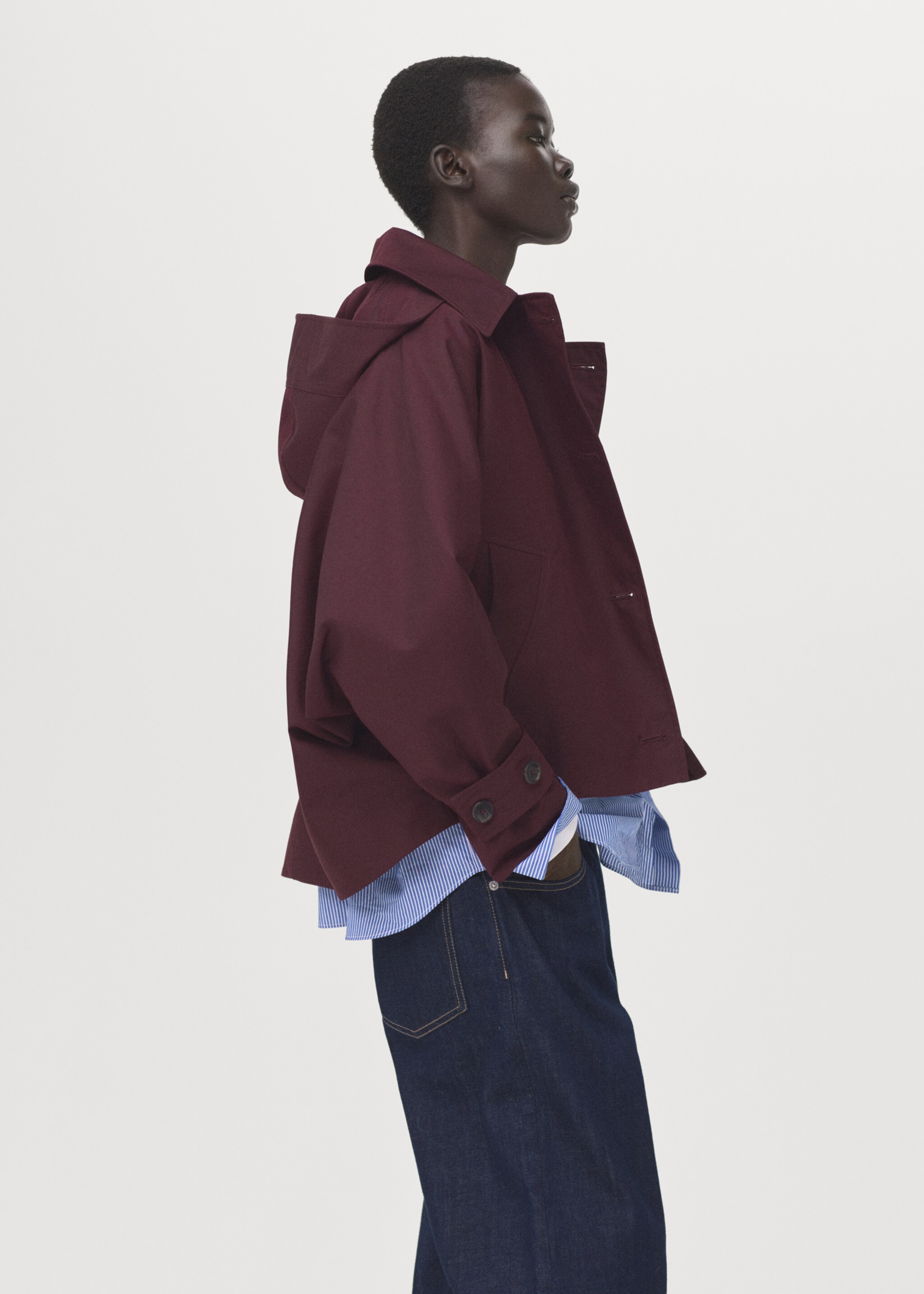 Double-breasted trench coat with hood - Details of the article 6, Maroon. Ref: 27064772-00.