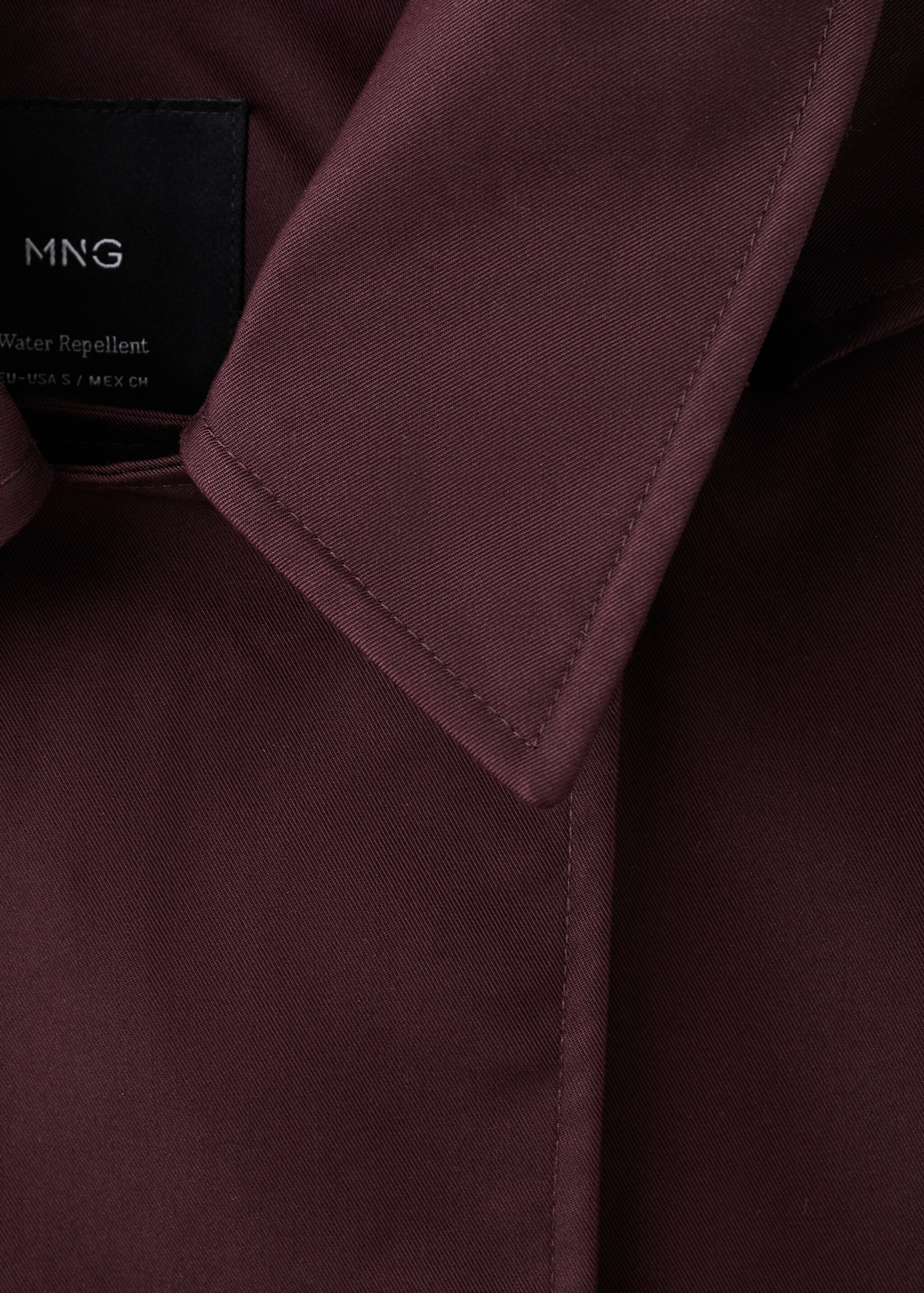 Double-breasted trench coat with hood - Details of the article 8, Maroon. Ref: 27064772-00.