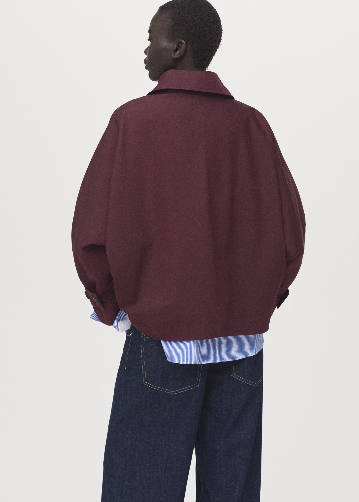 Double-breasted trench coat with hood - Reverse of the article