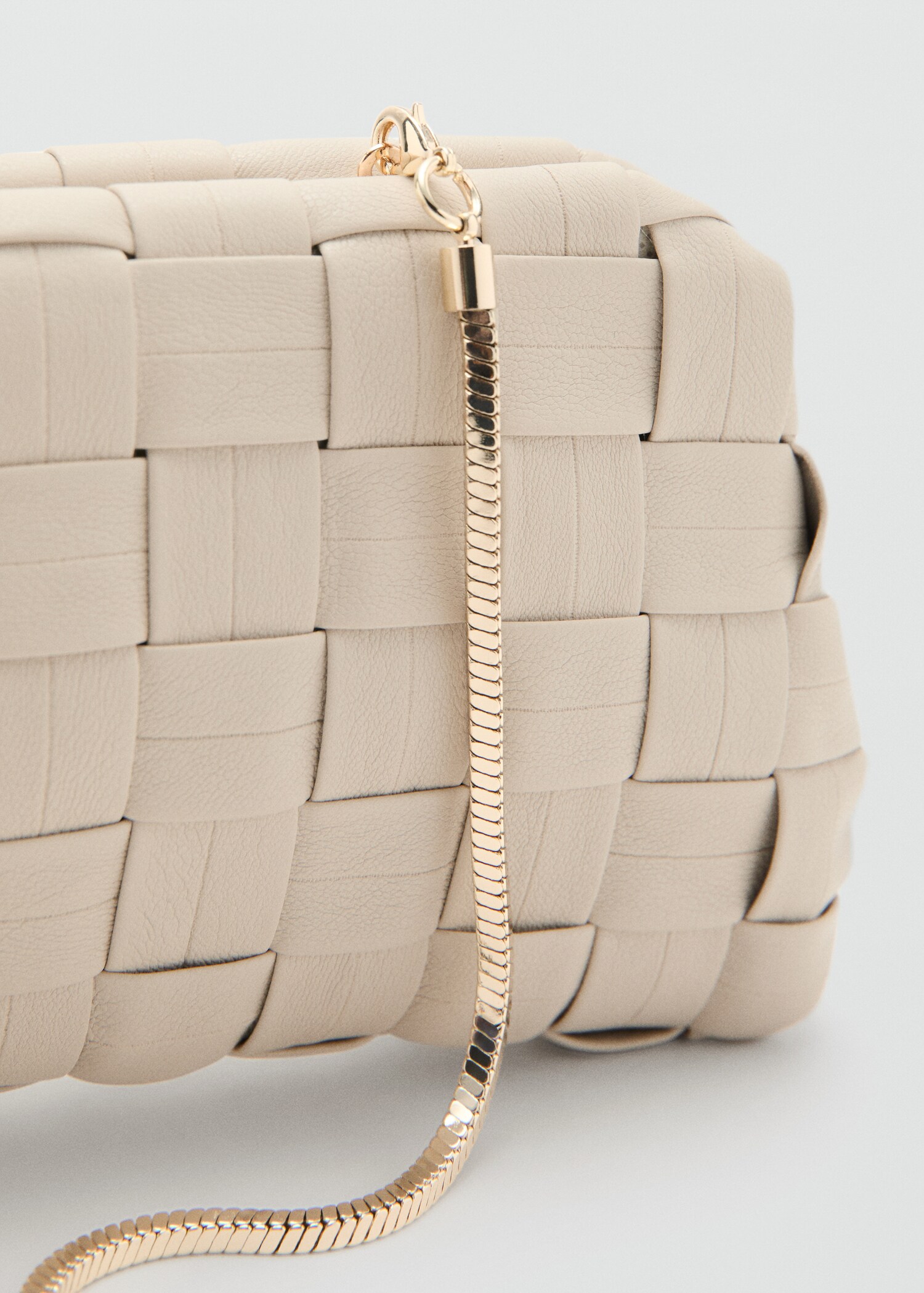 Braided handbag - Details of the article 1