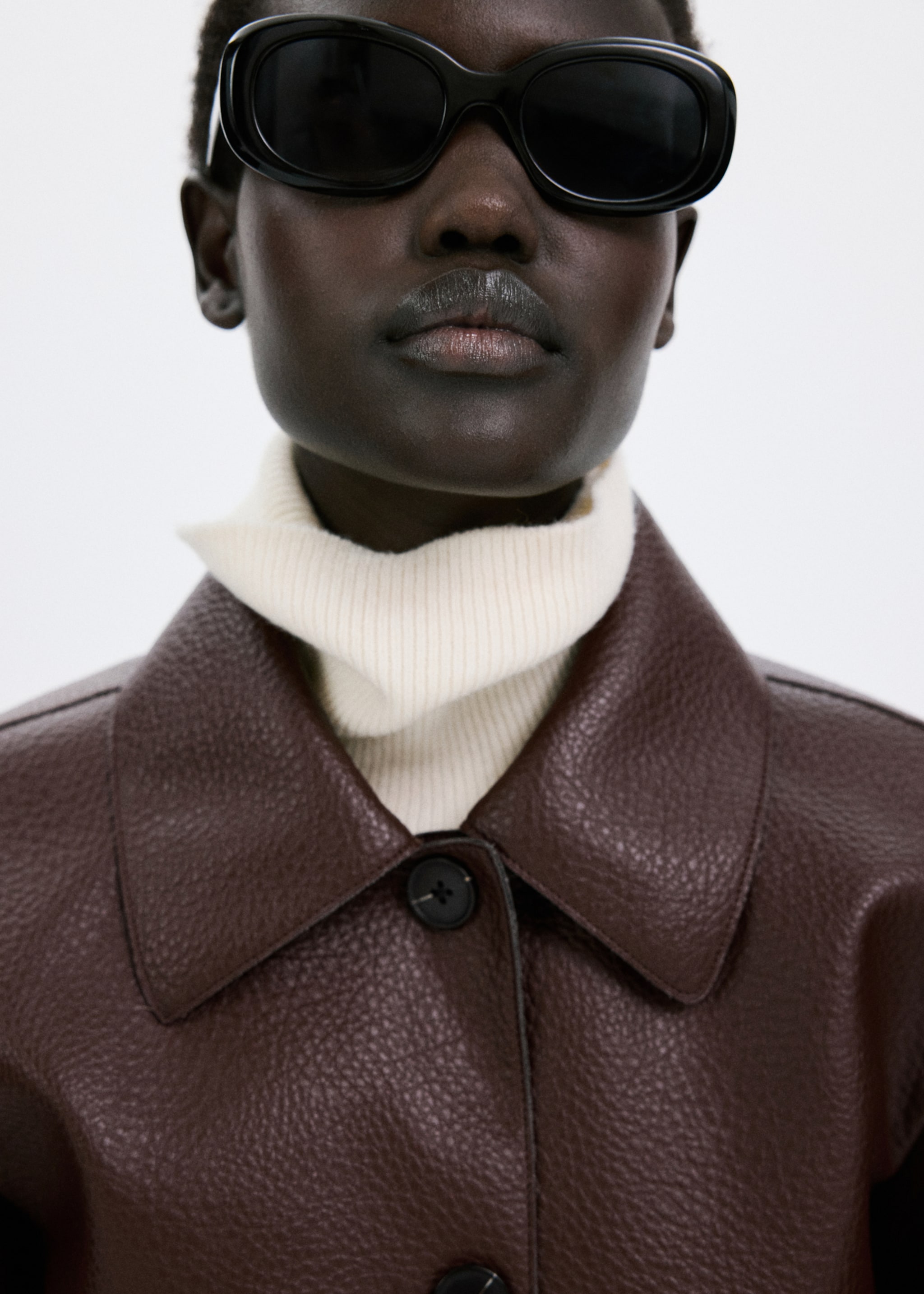 Veste cuir synthétique poches - Détail de l'article 1, Grenat. Ref: 27064775-00.