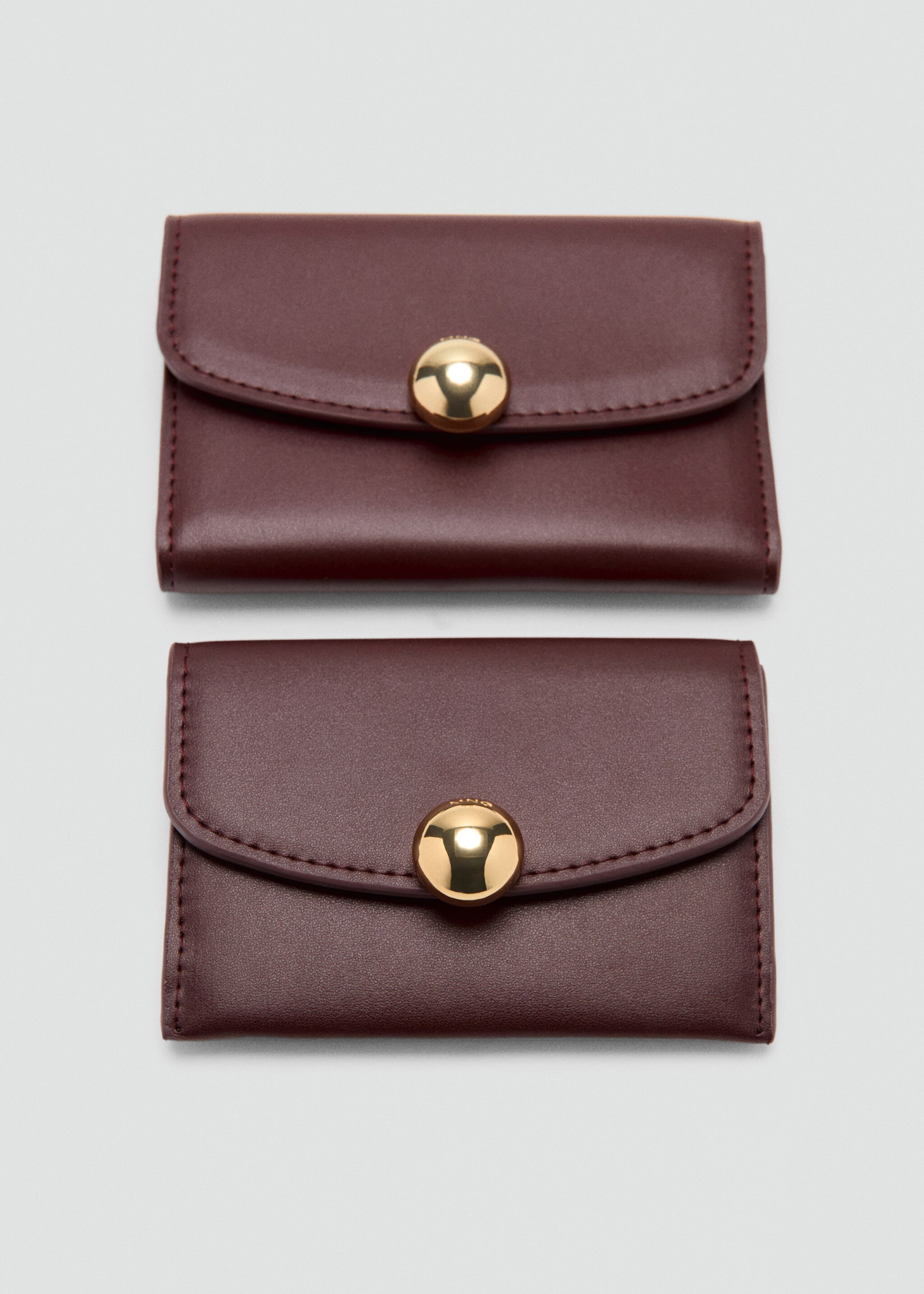 Wallet with jewel button flap - Details of the article 3, Burgundy. Ref: 27064785-00.