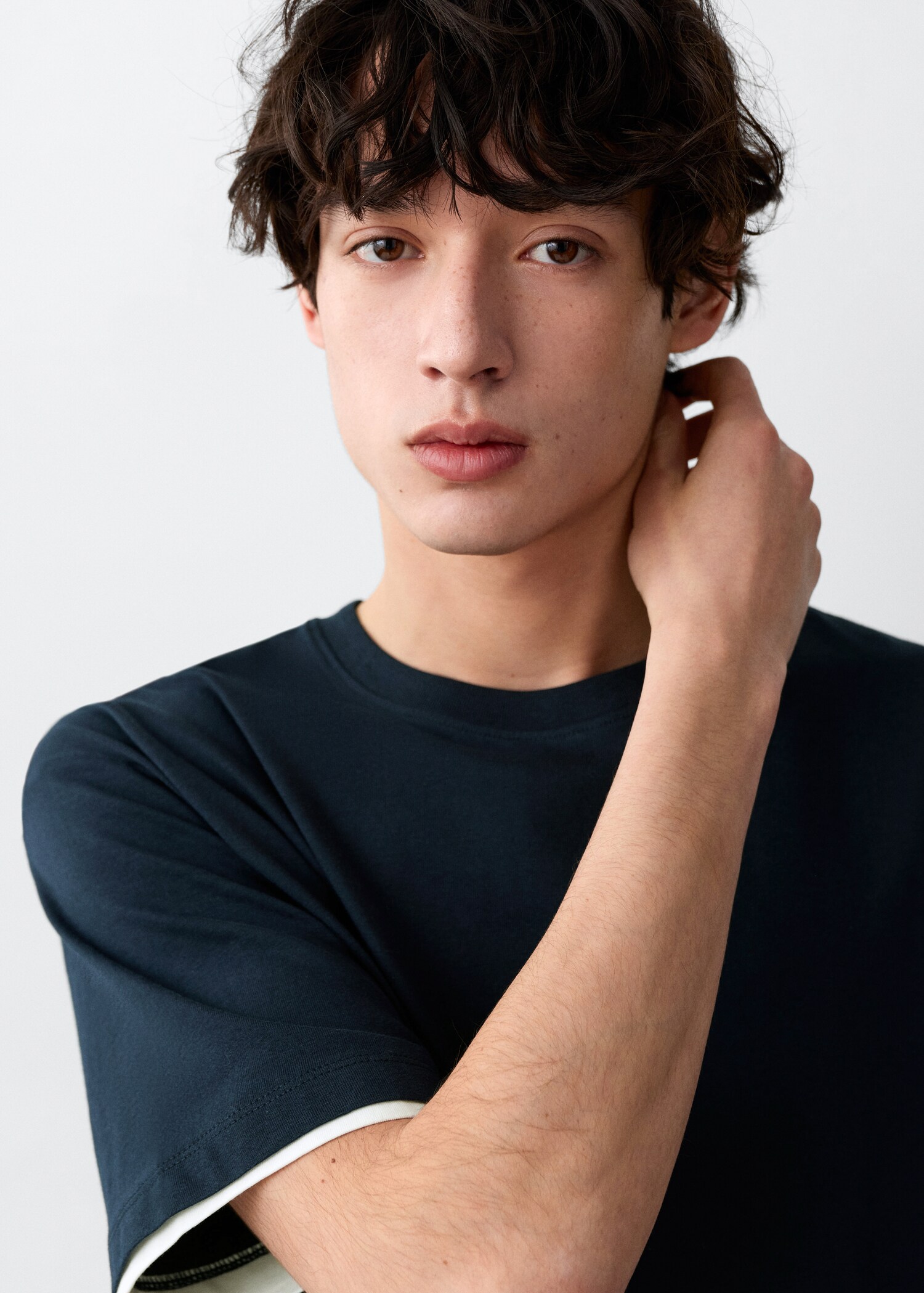 Two-tone short-sleeved T-shirt - Details of the article 1