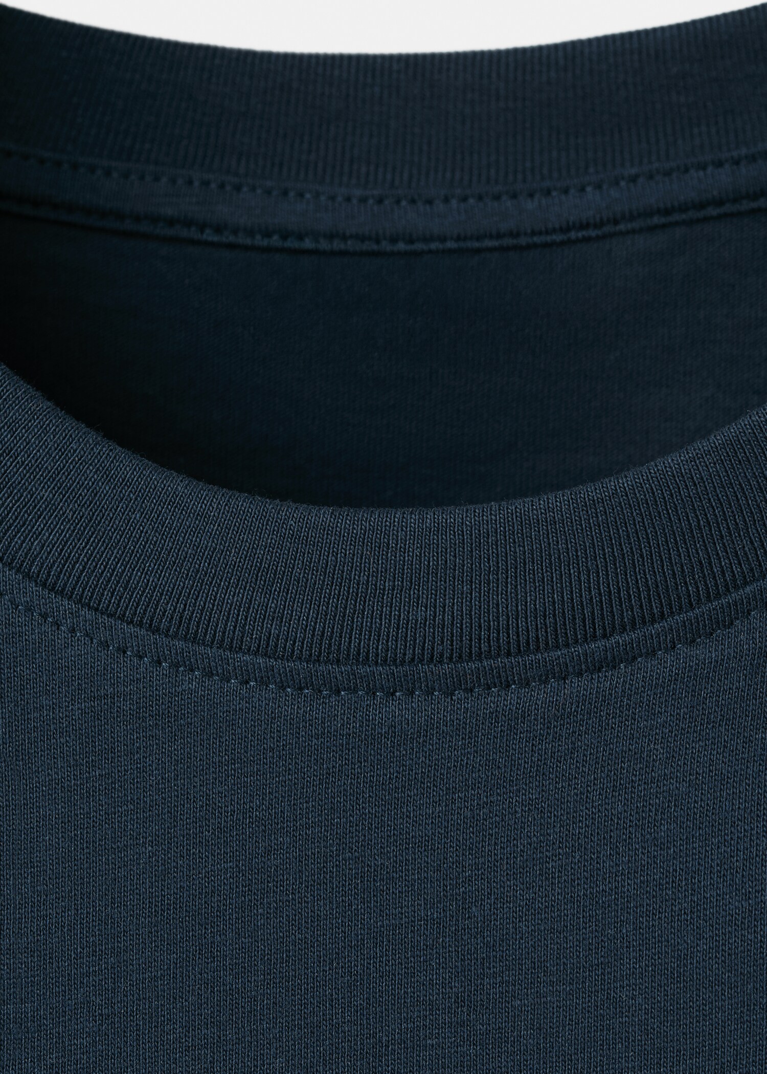 Two-tone short-sleeved T-shirt - Details of the article 8