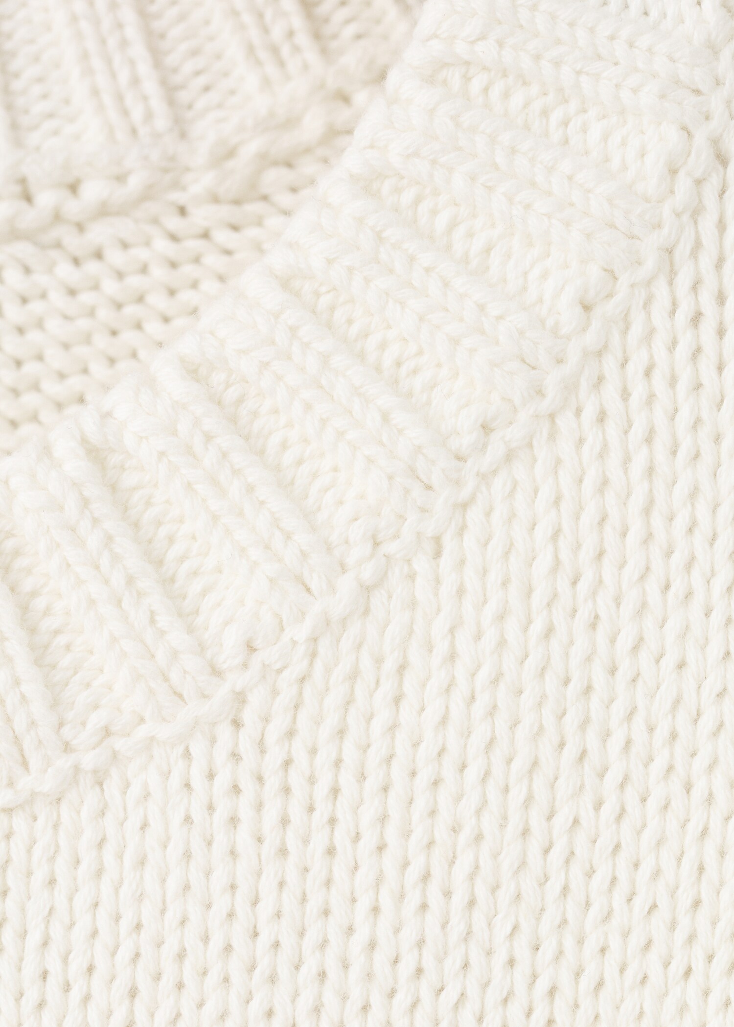 كنزة عليها تطريز - تفاصيل المنتج 8