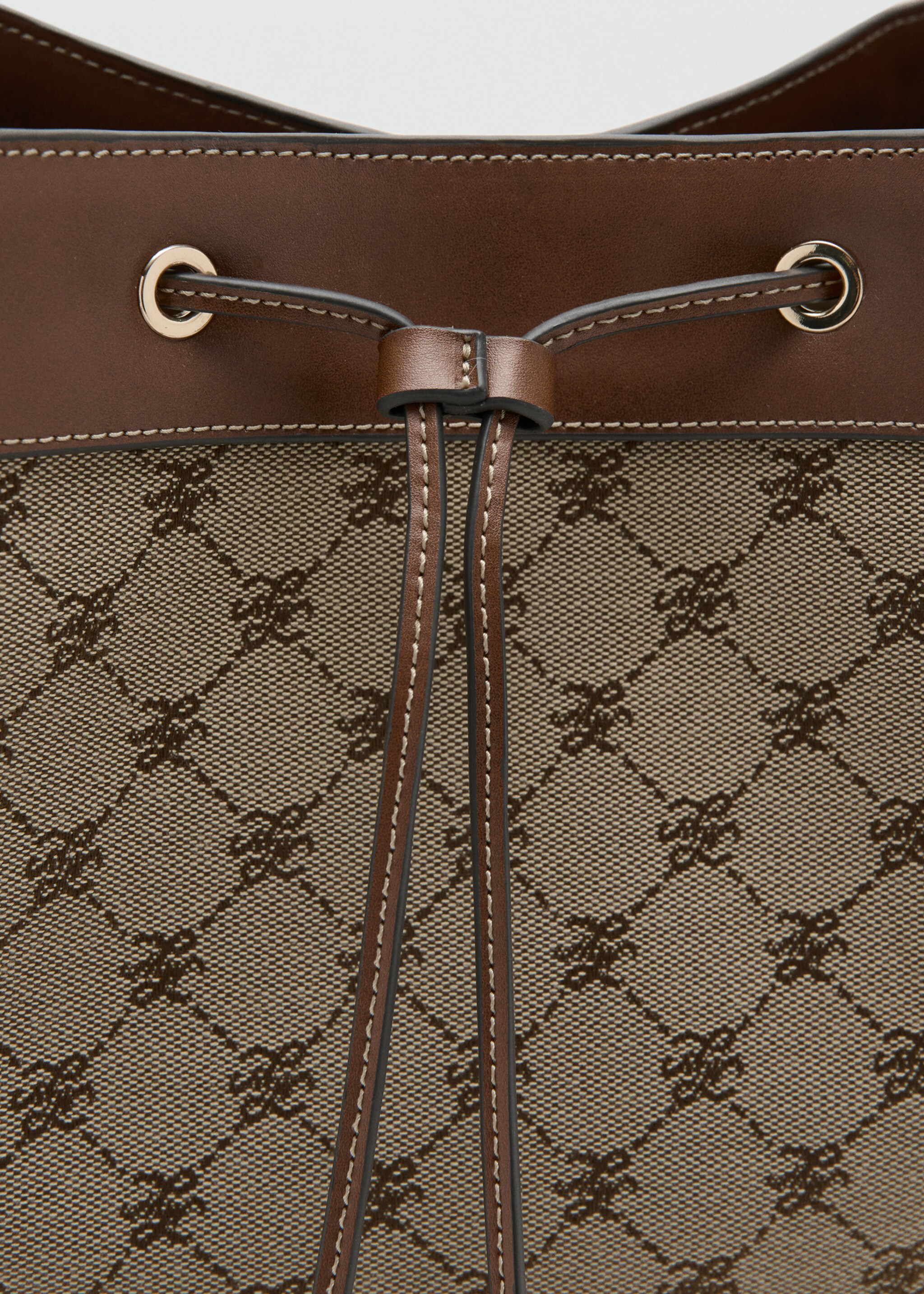 Bucket bag with printed logo - Details of the article 2, Leather. Ref: 27065164-00.