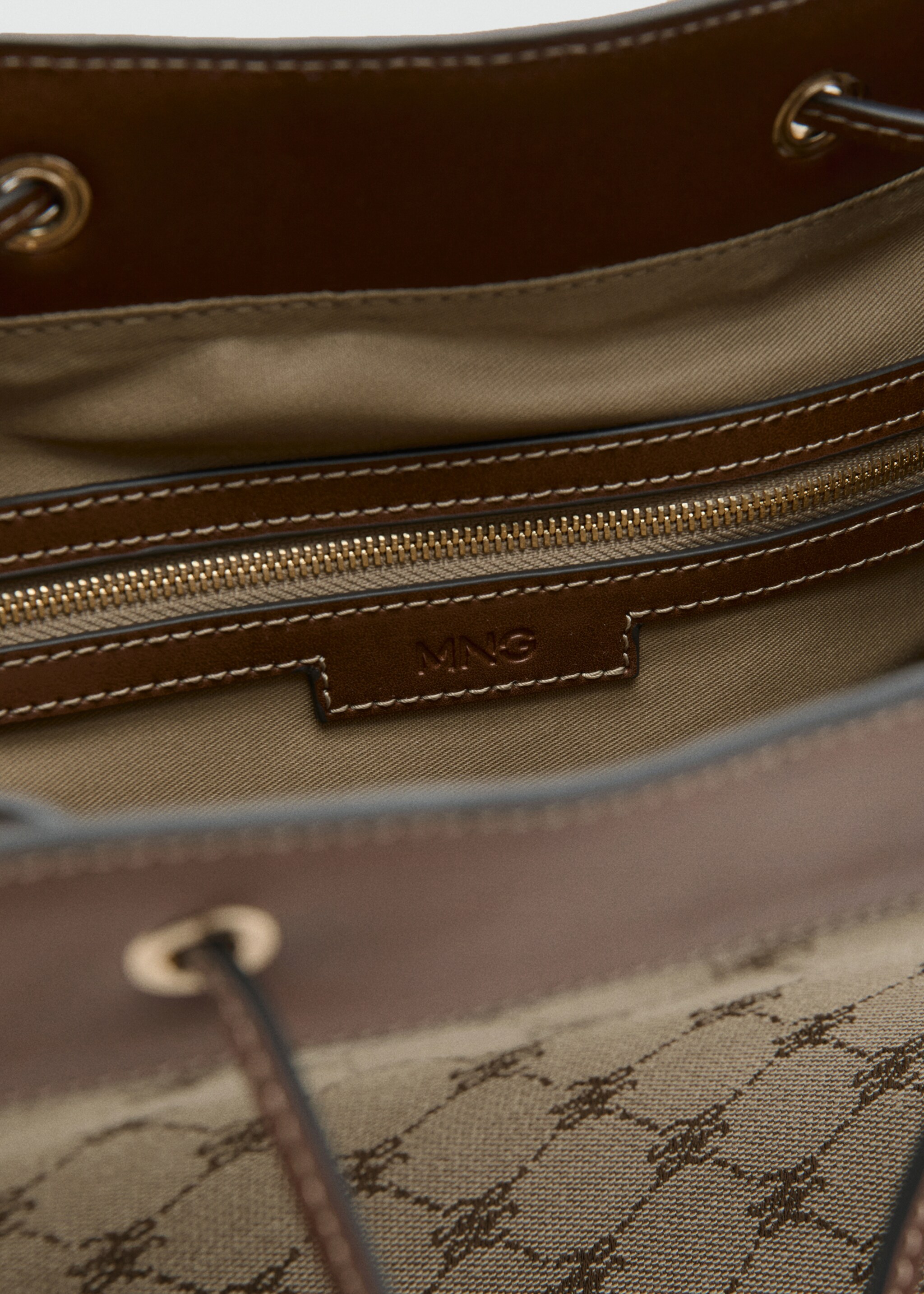 Bucket bag with printed logo - Details of the article 3, Leather. Ref: 27065164-00.