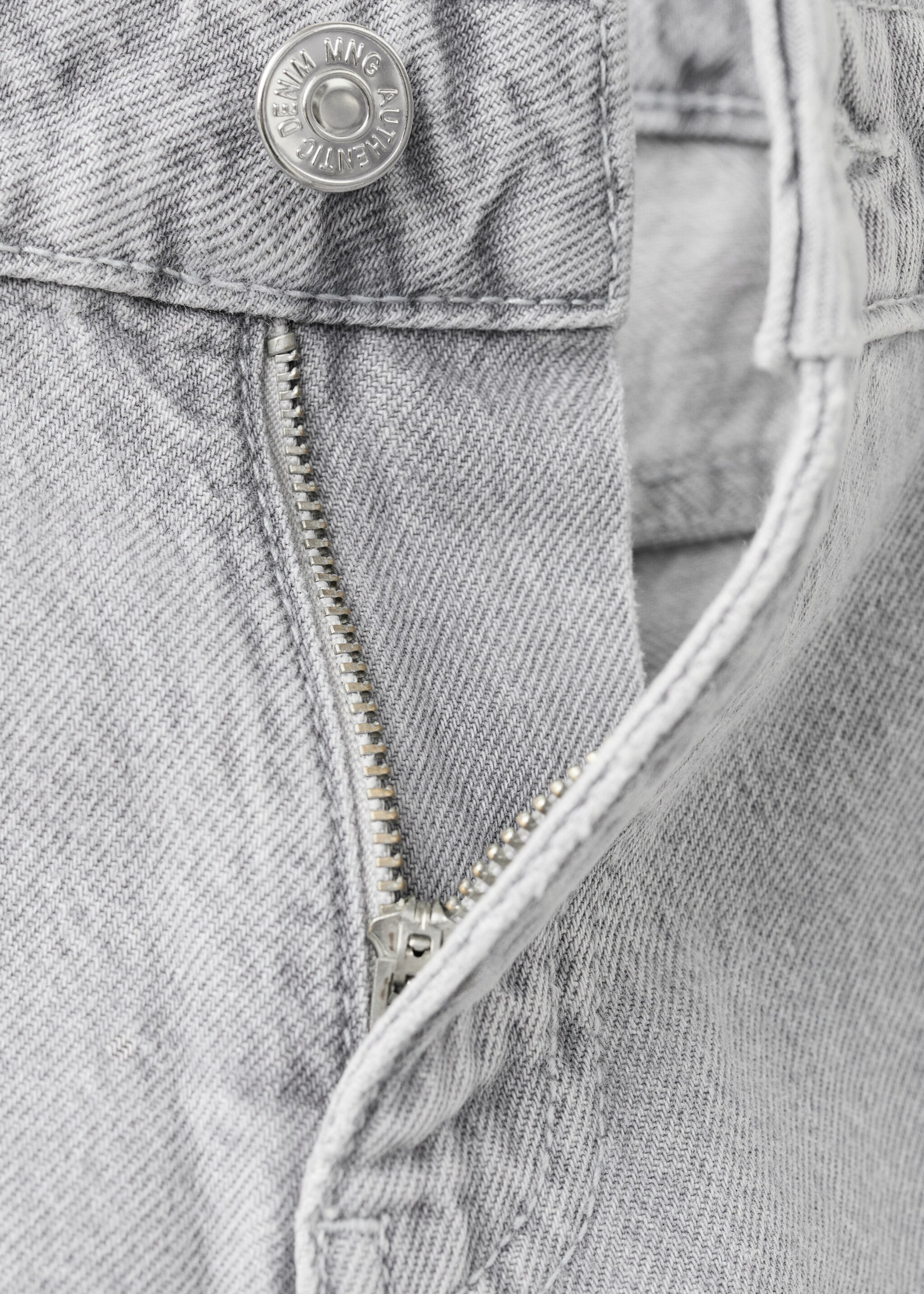 Jean droit brodé - Détail de l'article 0, Gris denim. Ref: 27065165-00.