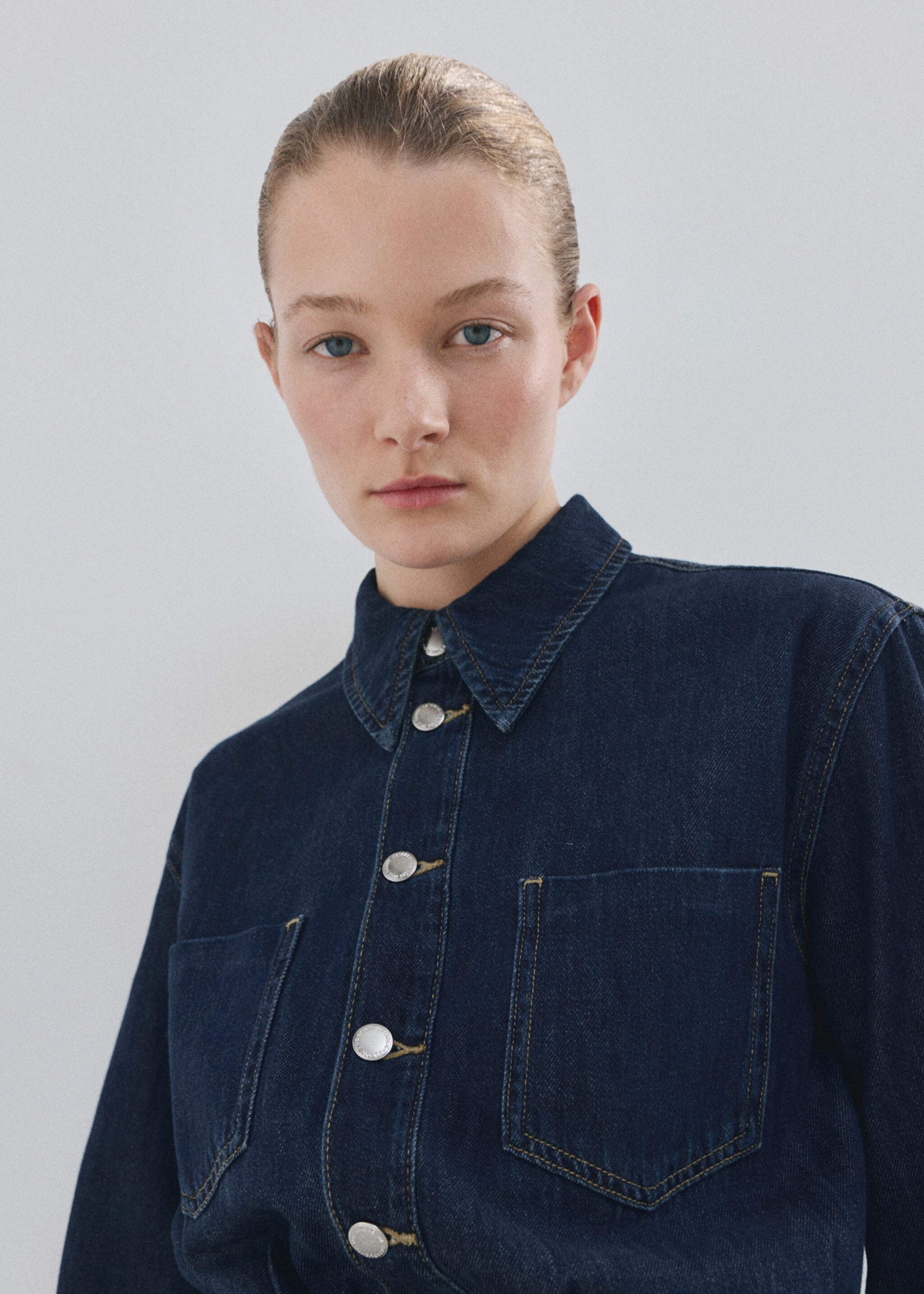 Denim jumpsuit met knopen - Detail van het artikel 2, Donkerblauw. Ref: 27065812-00.