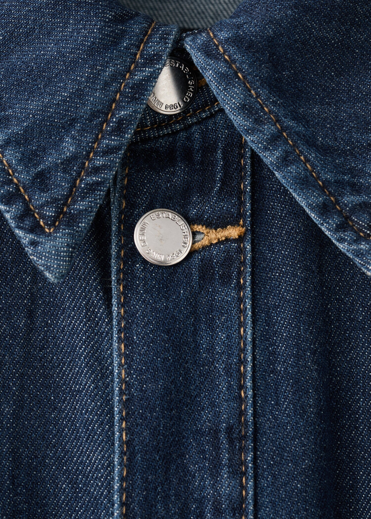 Denim jumpsuit met knopen - Detail van het artikel 8