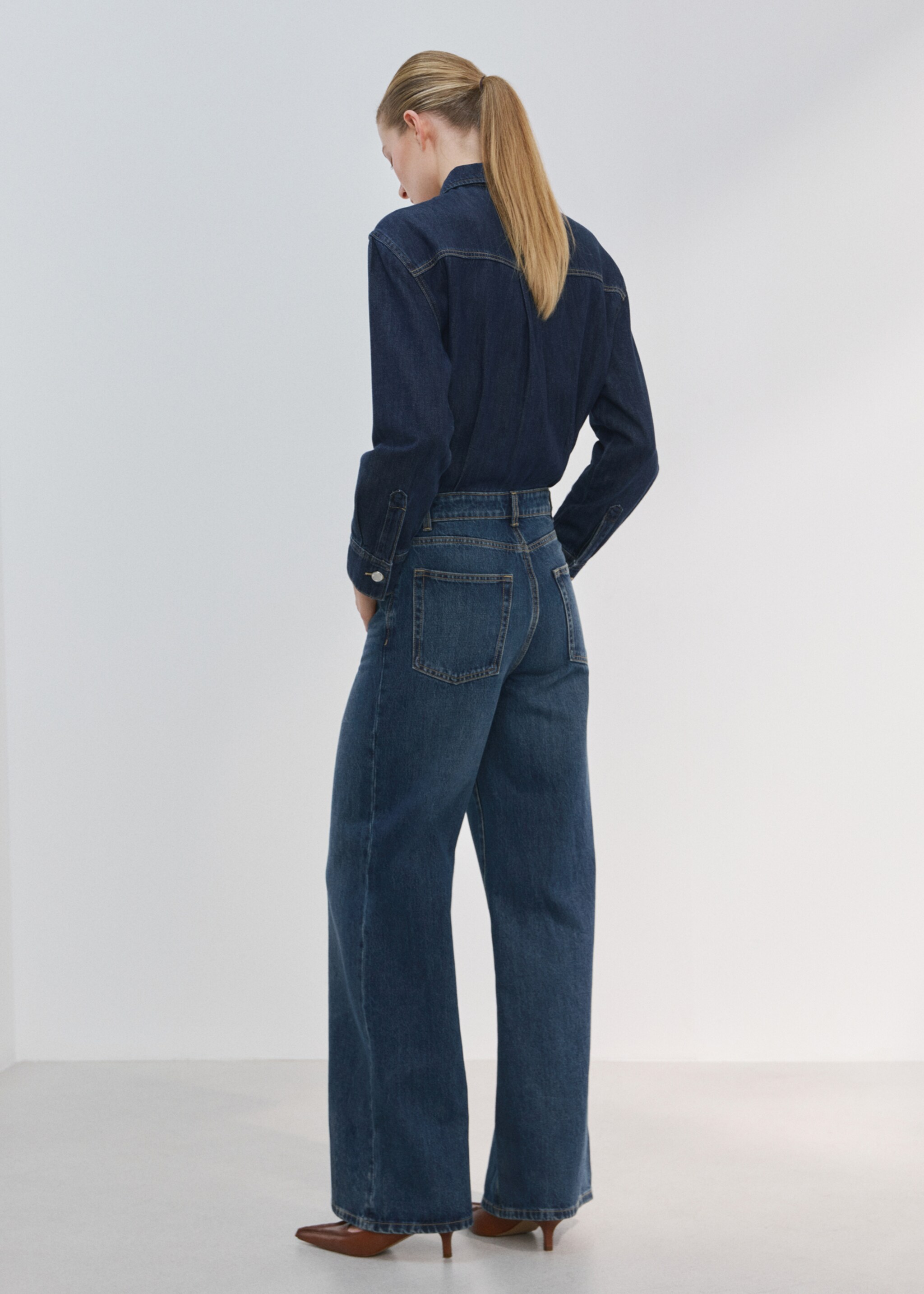 Denim jumpsuit met knopen - Achterkant van het artikel, Donkerblauw. Ref: 27065812-00.