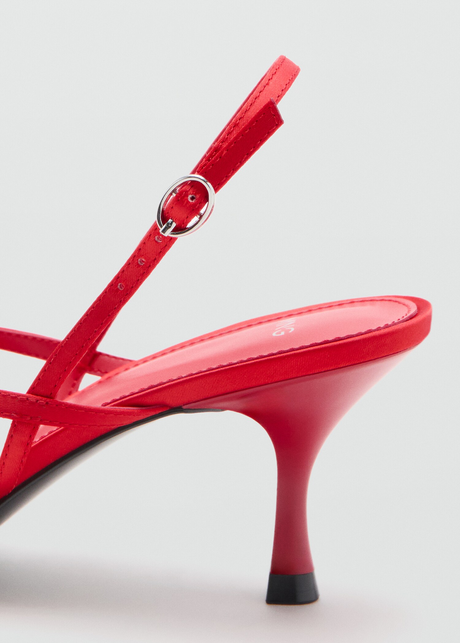 Sandales à lanières et talon - Détail de l'article 1