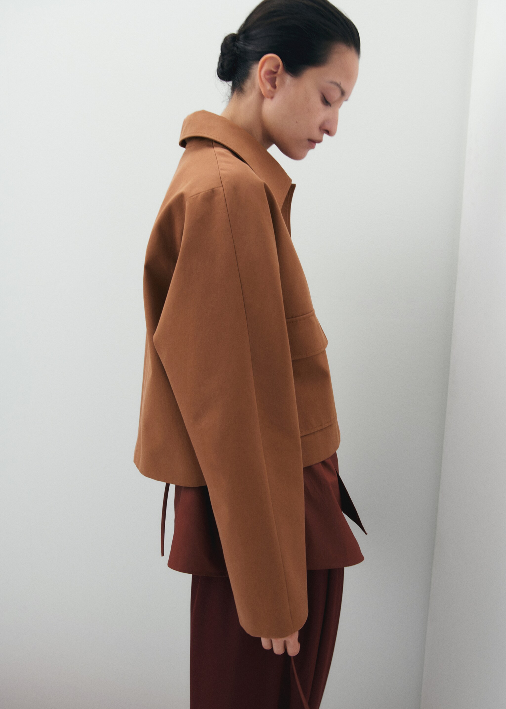 Cotton jacket with pockets - Details of the article 1, Medium Brown. Ref: 27065817-00.