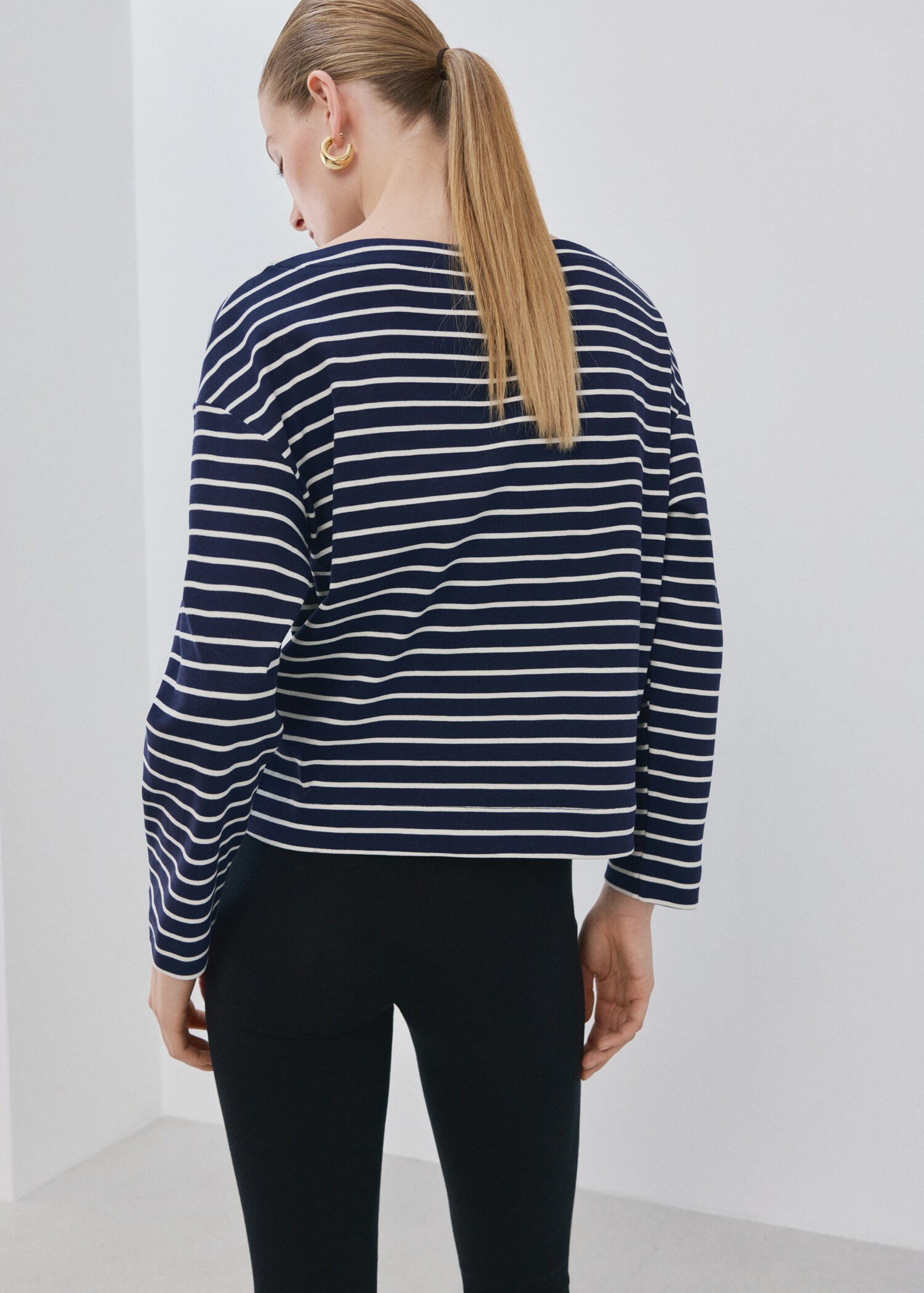 Striped boat neck sweatshirt - Reverse of the article