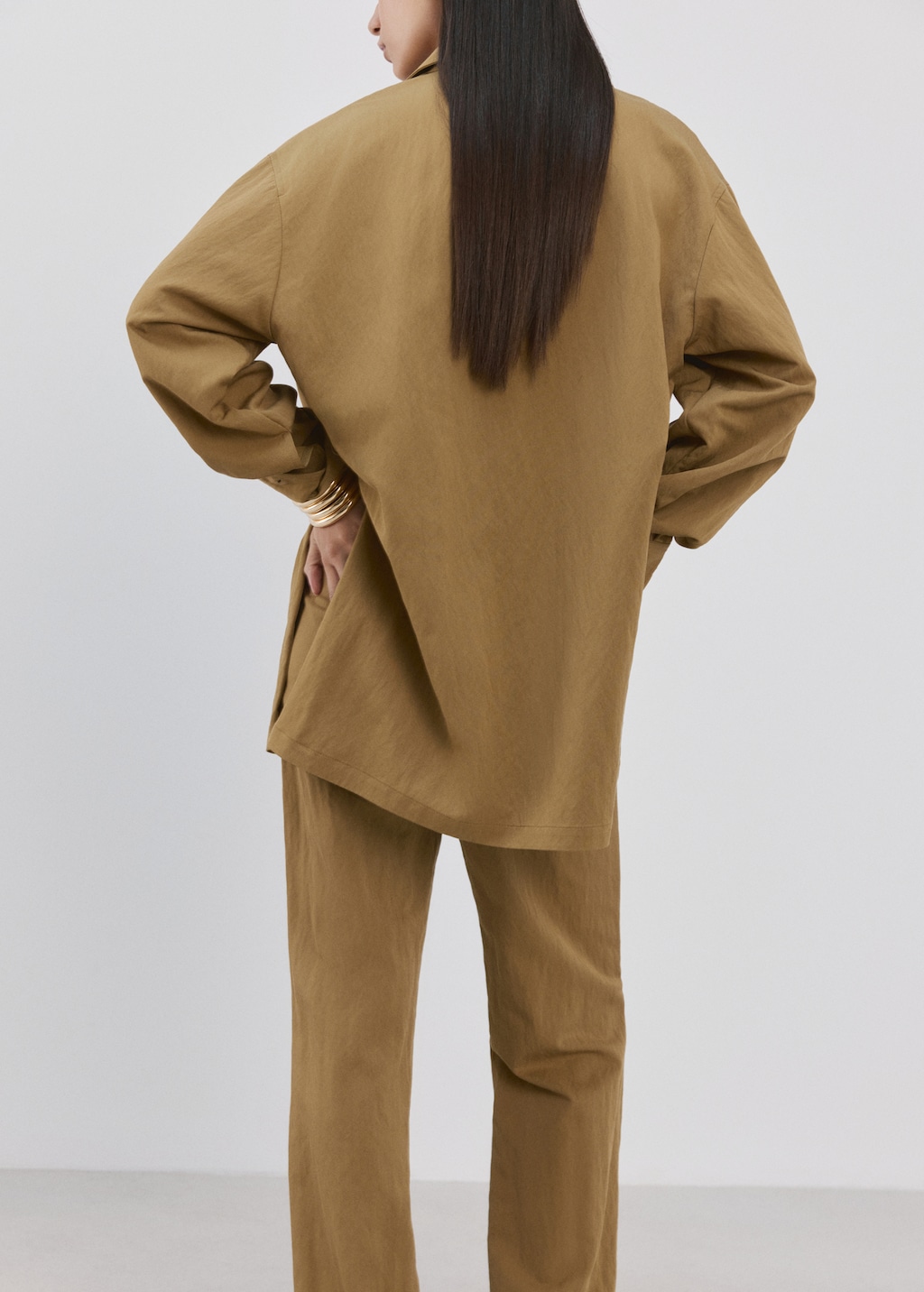Oversized shirt with a shirt collar - image 3