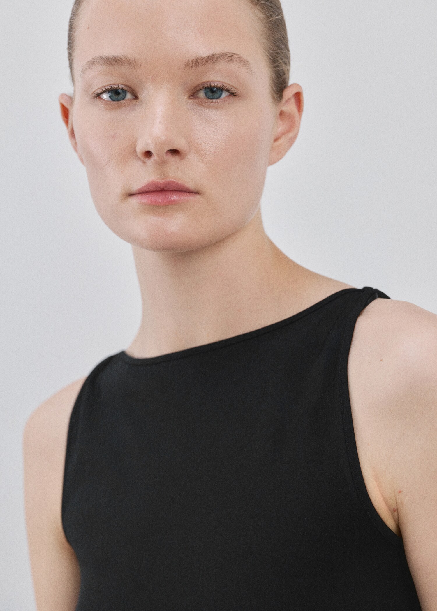 Fitted crop top - Details of the article 1