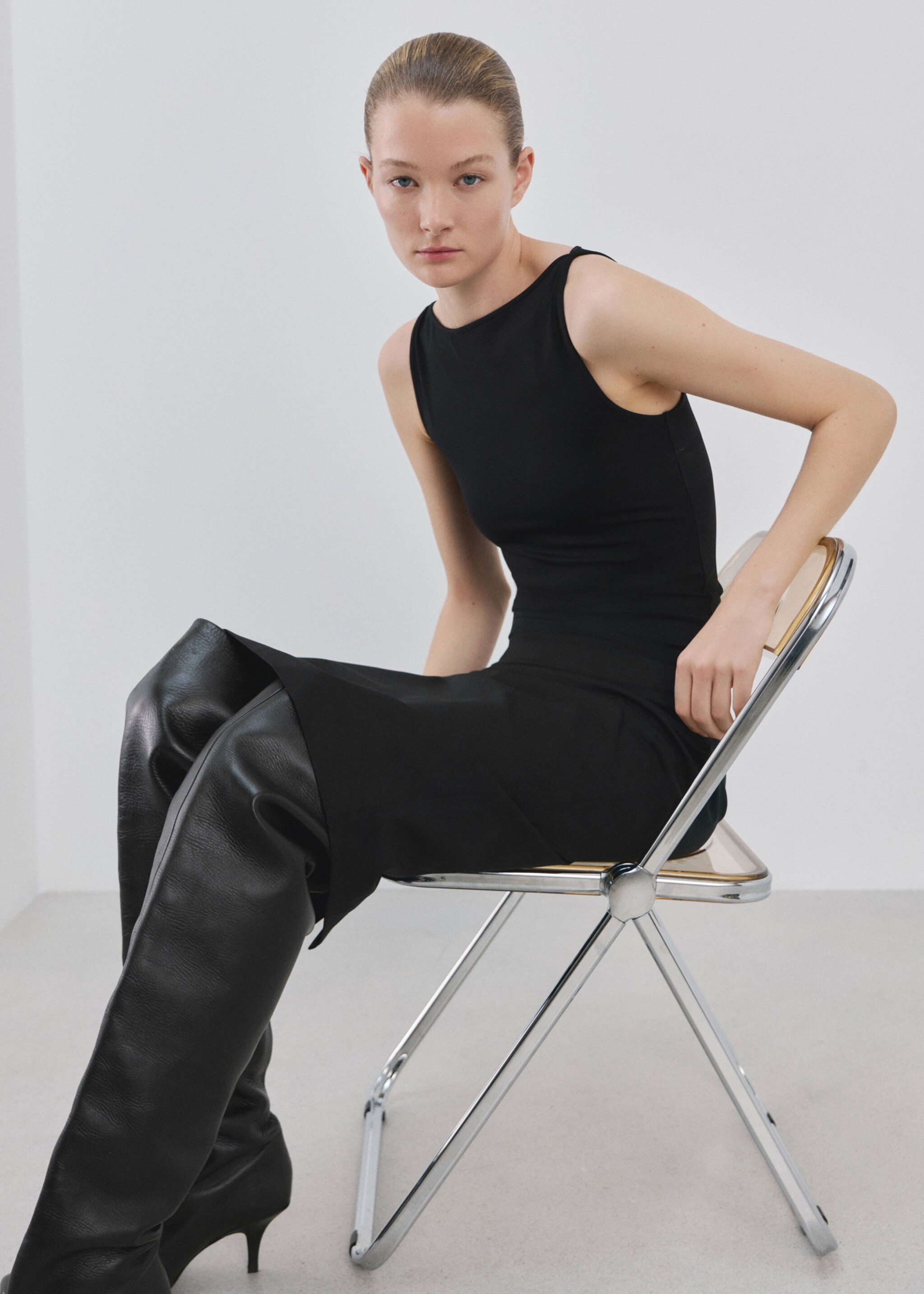 Fitted crop top - Details of the article 2, Black. Ref: 27065827-00.