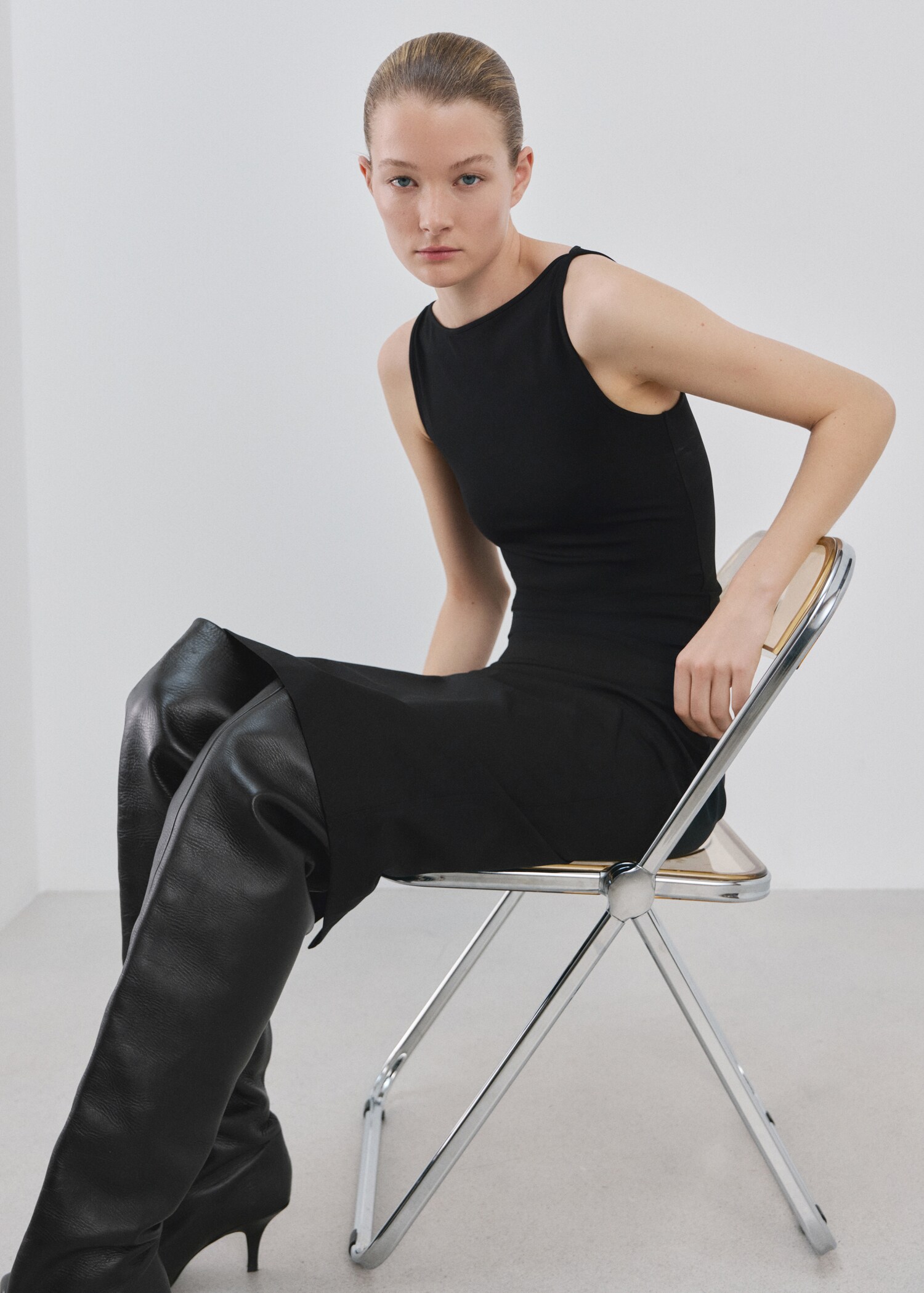 Fitted crop top - Details of the article 2