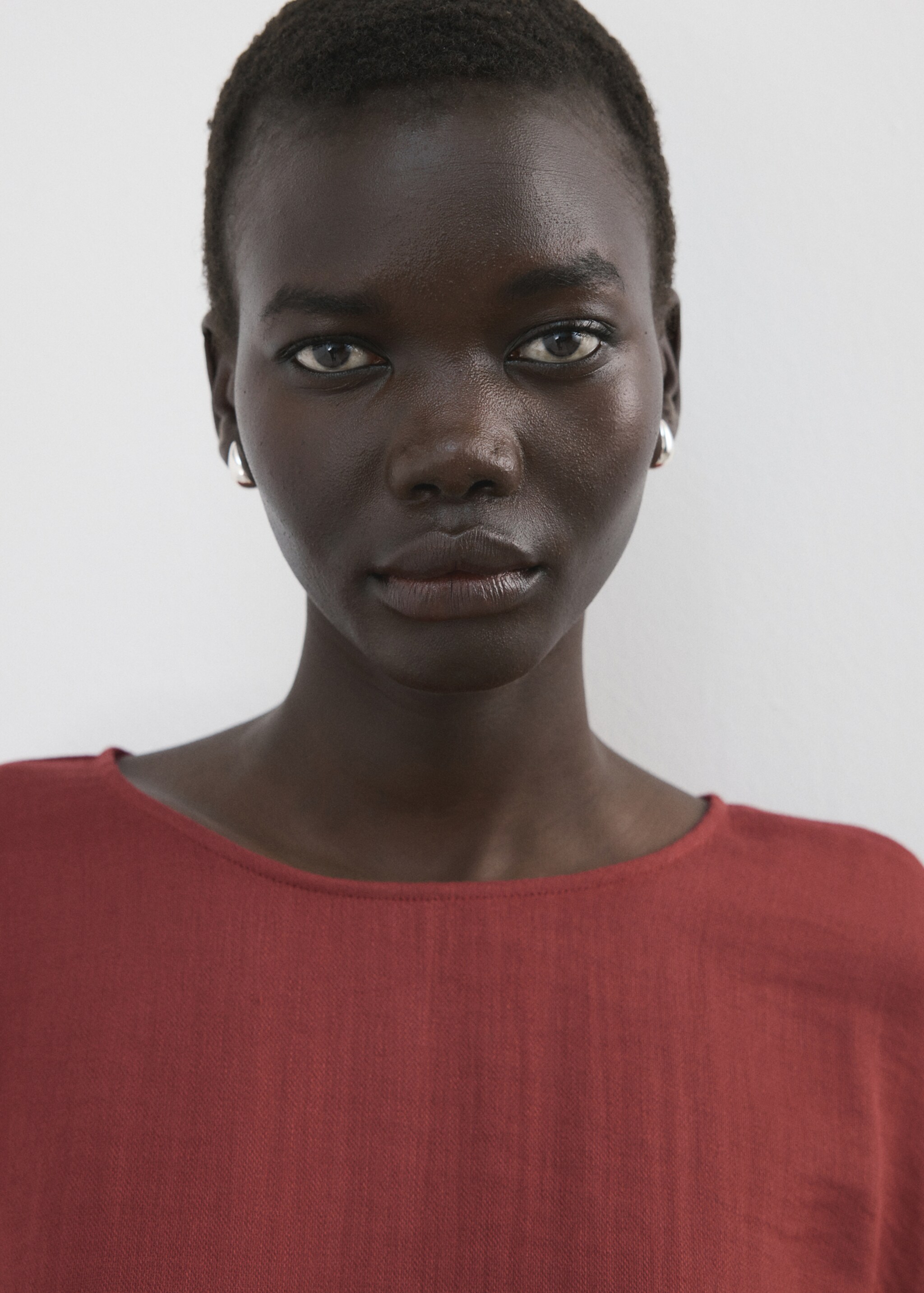 Three-quarter sleeve blouse - Details of the article 1, Red. Ref: 27065829-00.