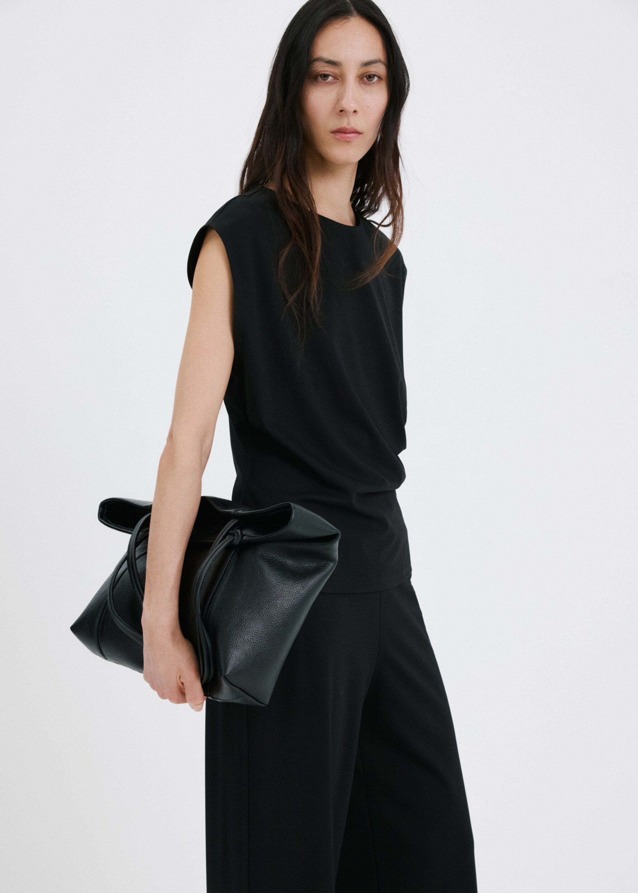 T-shirt with gathered details - Medium plane, Black. Ref: 27065835-00.