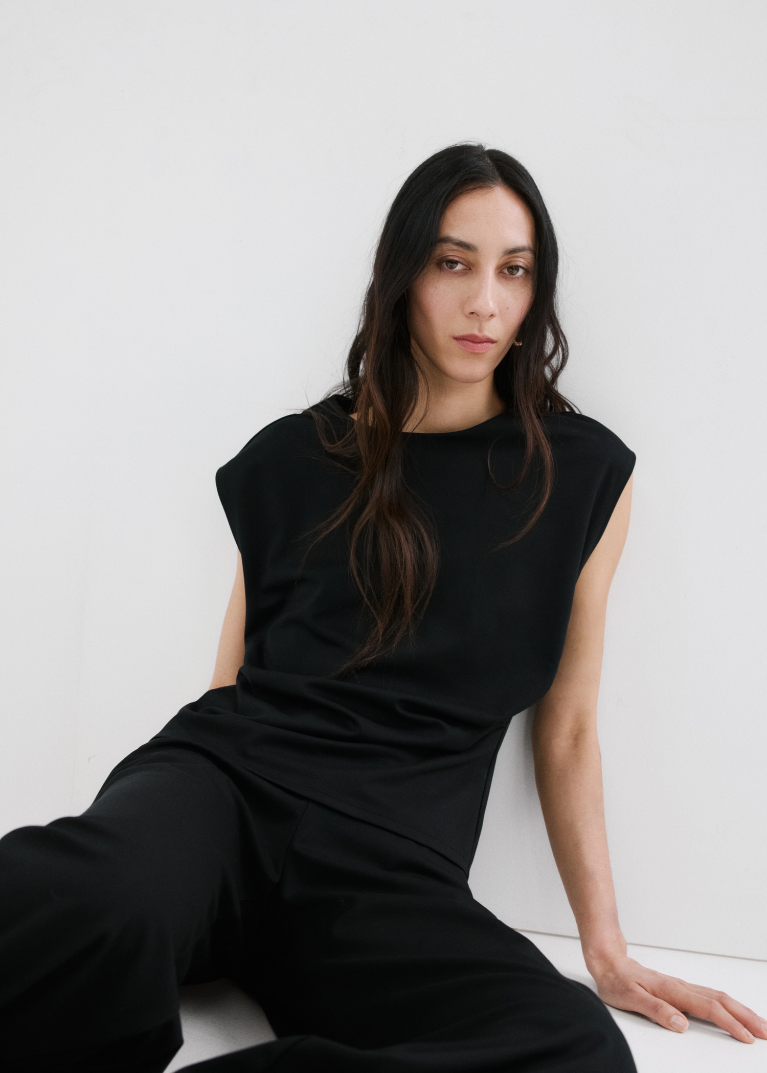 T-shirt with gathered details - Details of the article 2