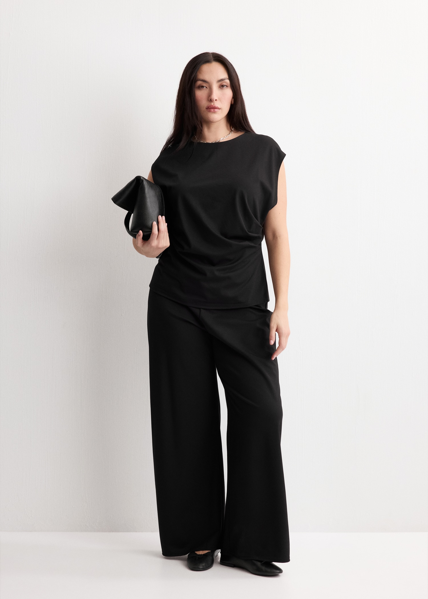 T-shirt with gathered details - Details of the article 3