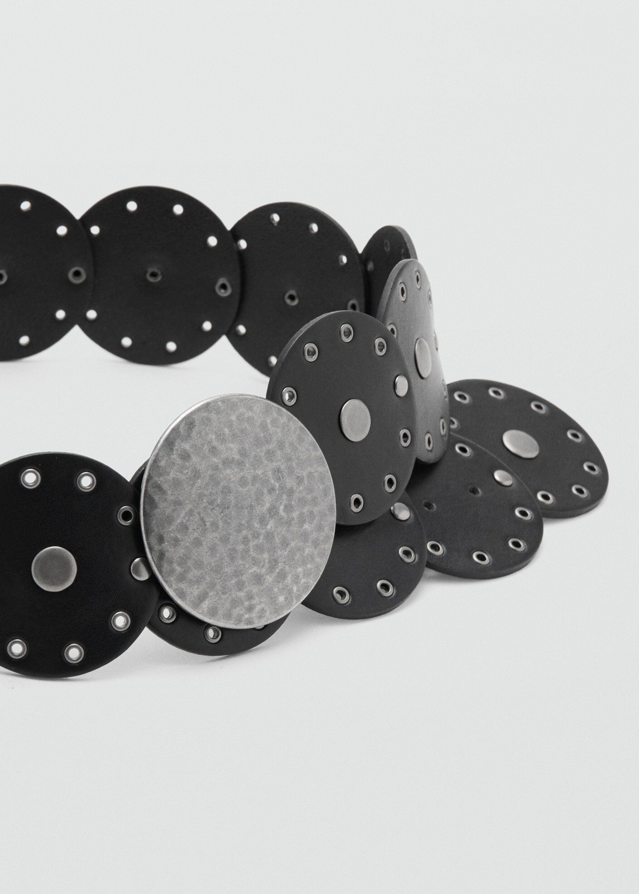 حزام بمسامير - رؤية وسط, أسود. Ref: 27065837-00.