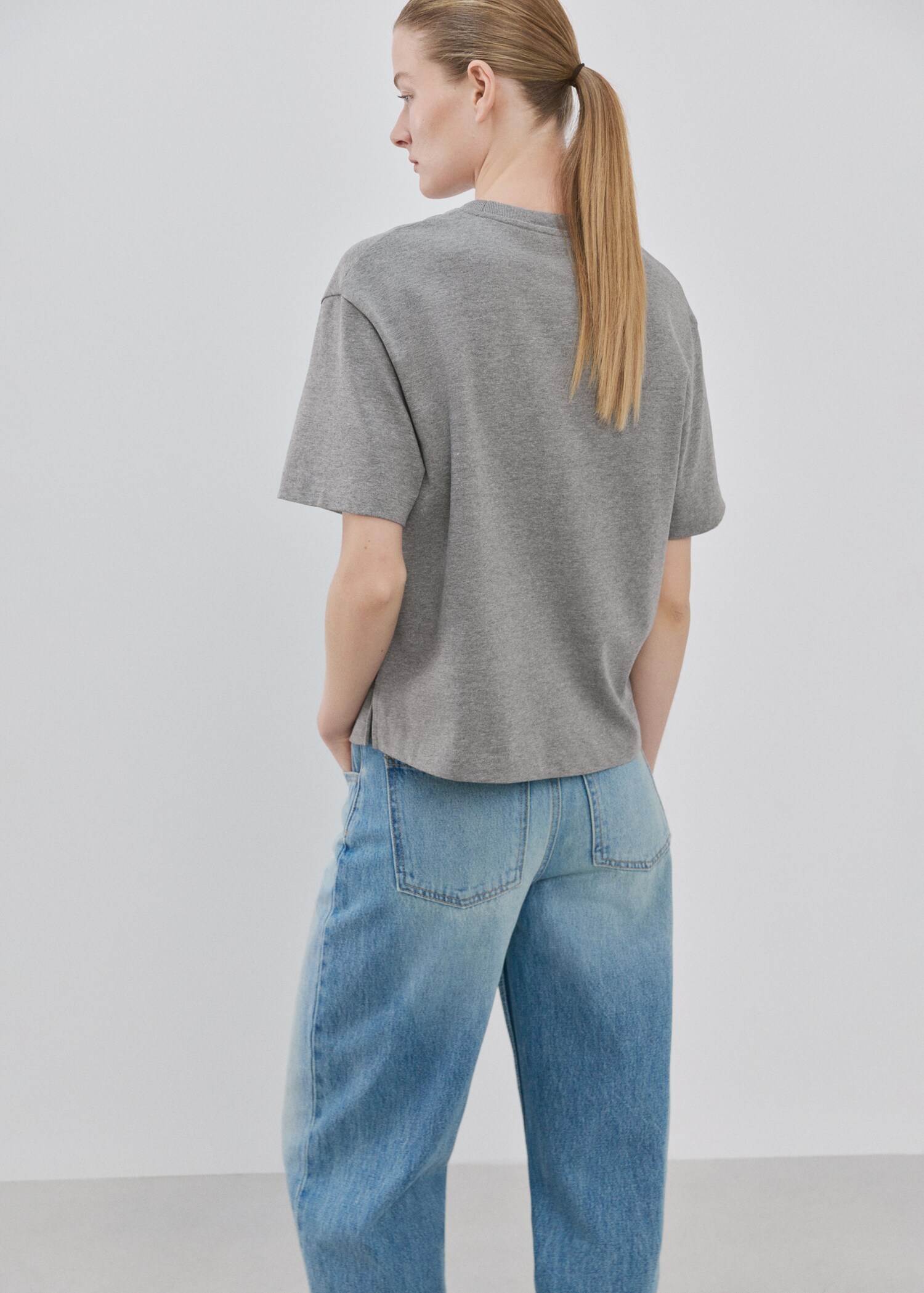 Oversized cotton t-shirt - Reverse of the article