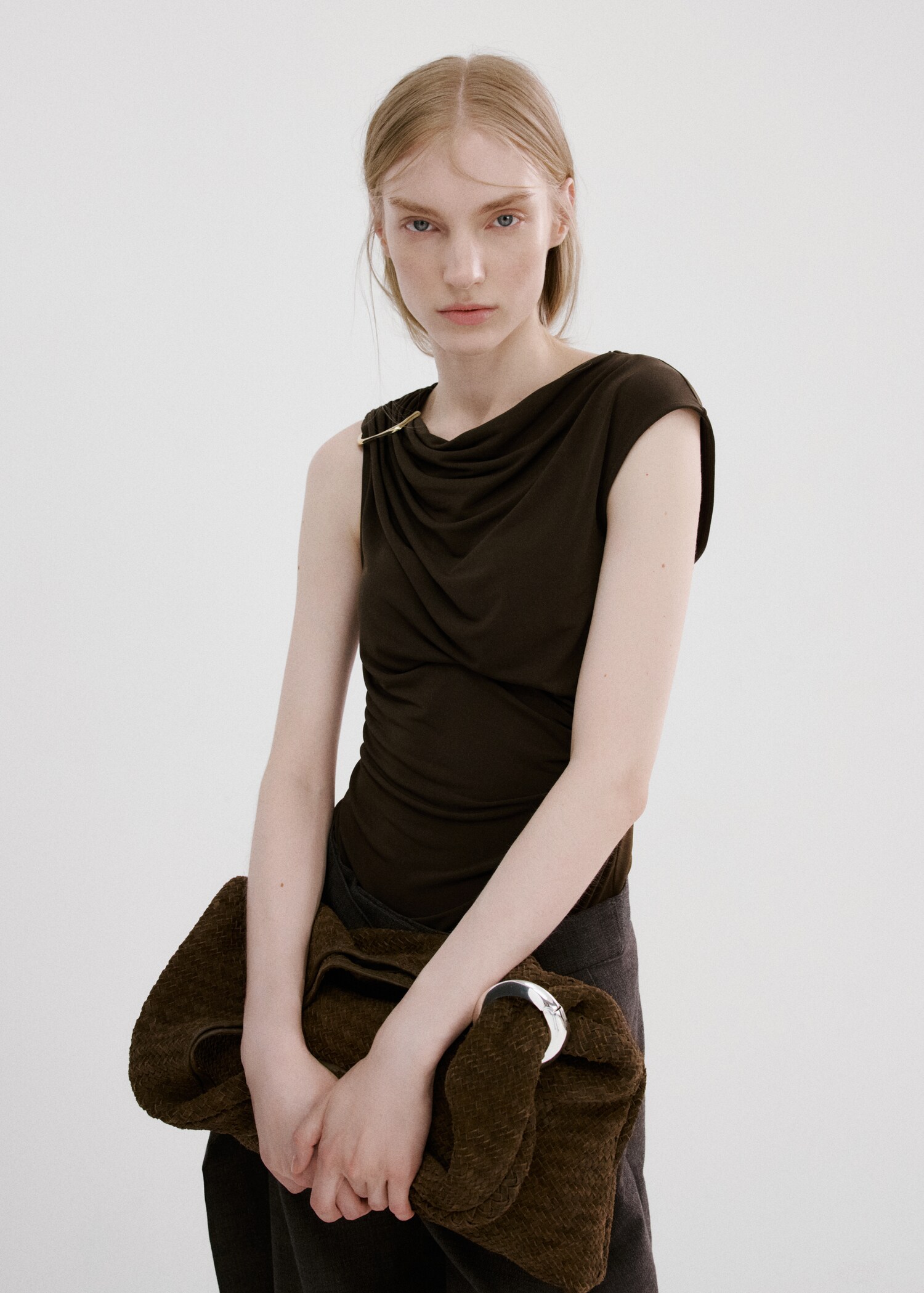 Top detalle metálico - Detalle del artículo 2