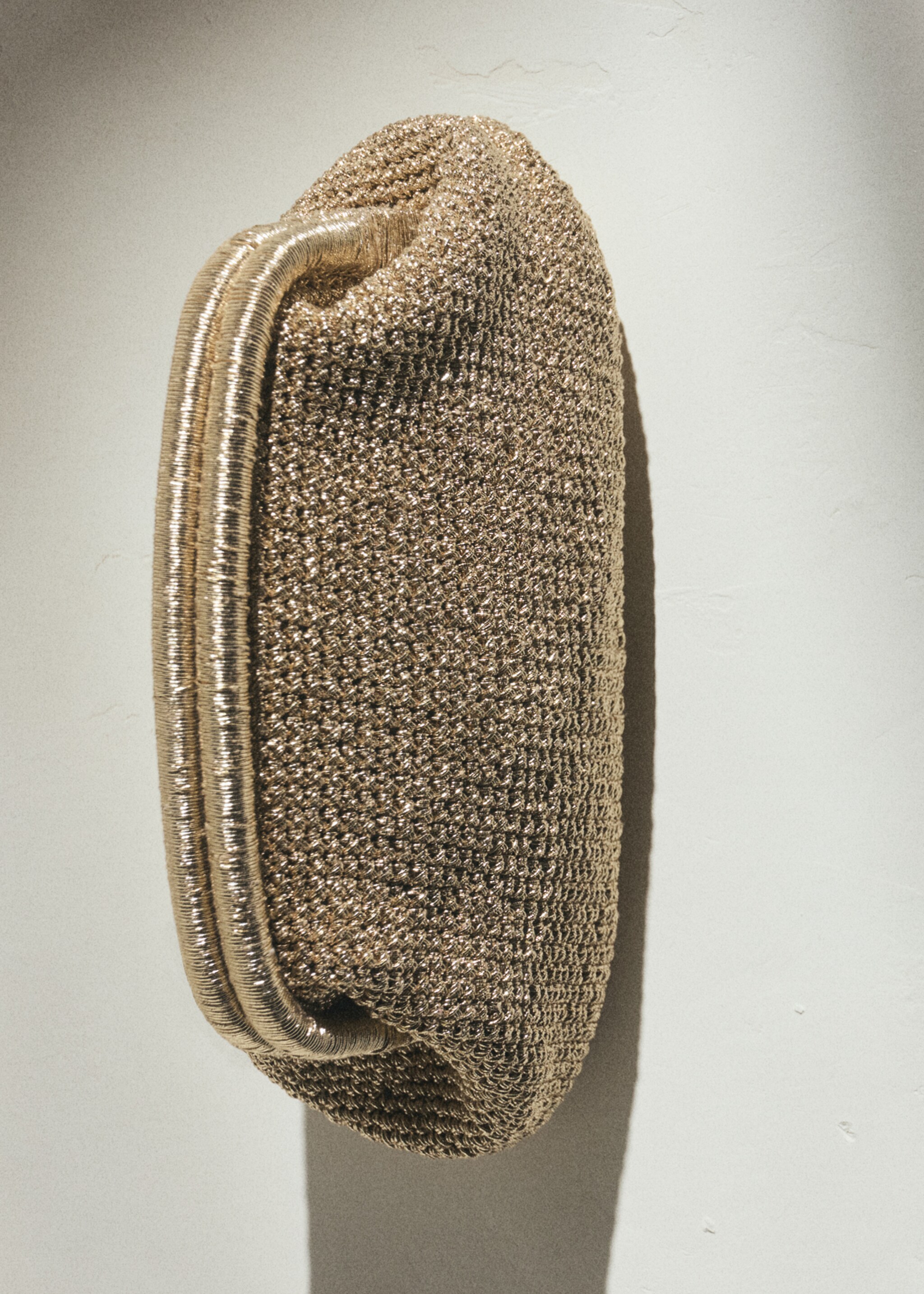 Lurex clutch bag - Details of the article 6, Gold. Ref: 27065929-00.