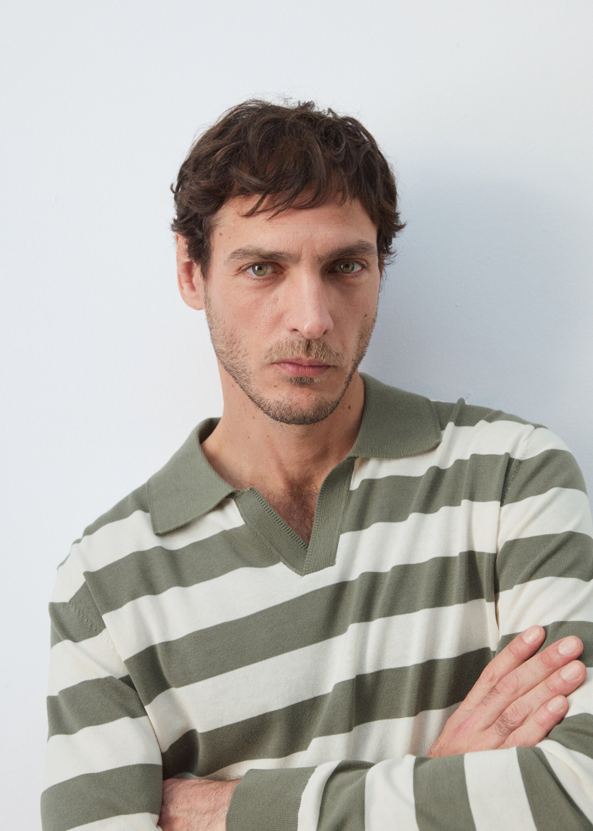 100% cotton fine knit polo jumper - Details of the article 1, Forest Green. Ref: 27065937-00.