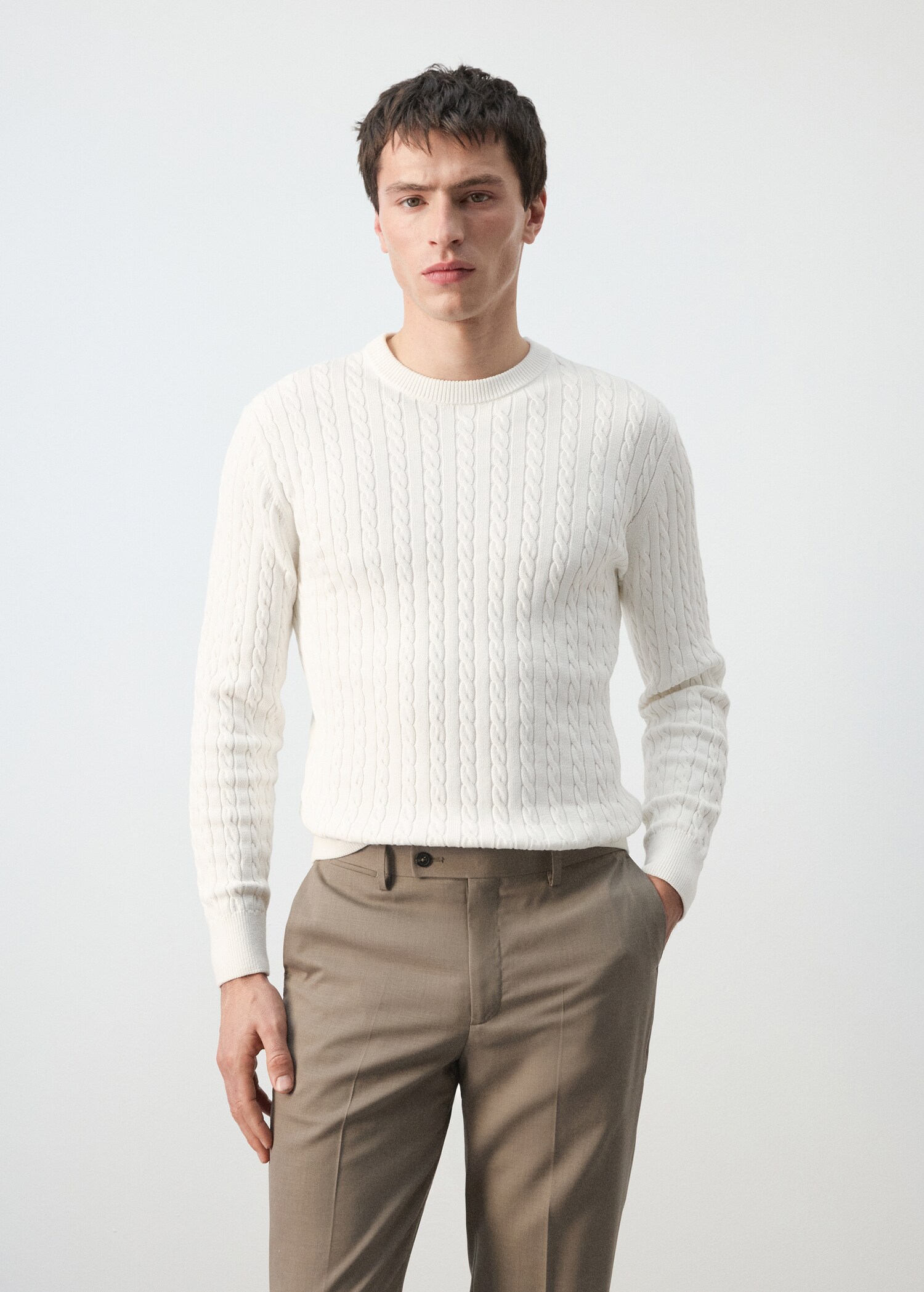 100% cotton cable knit sweater - Medium plane