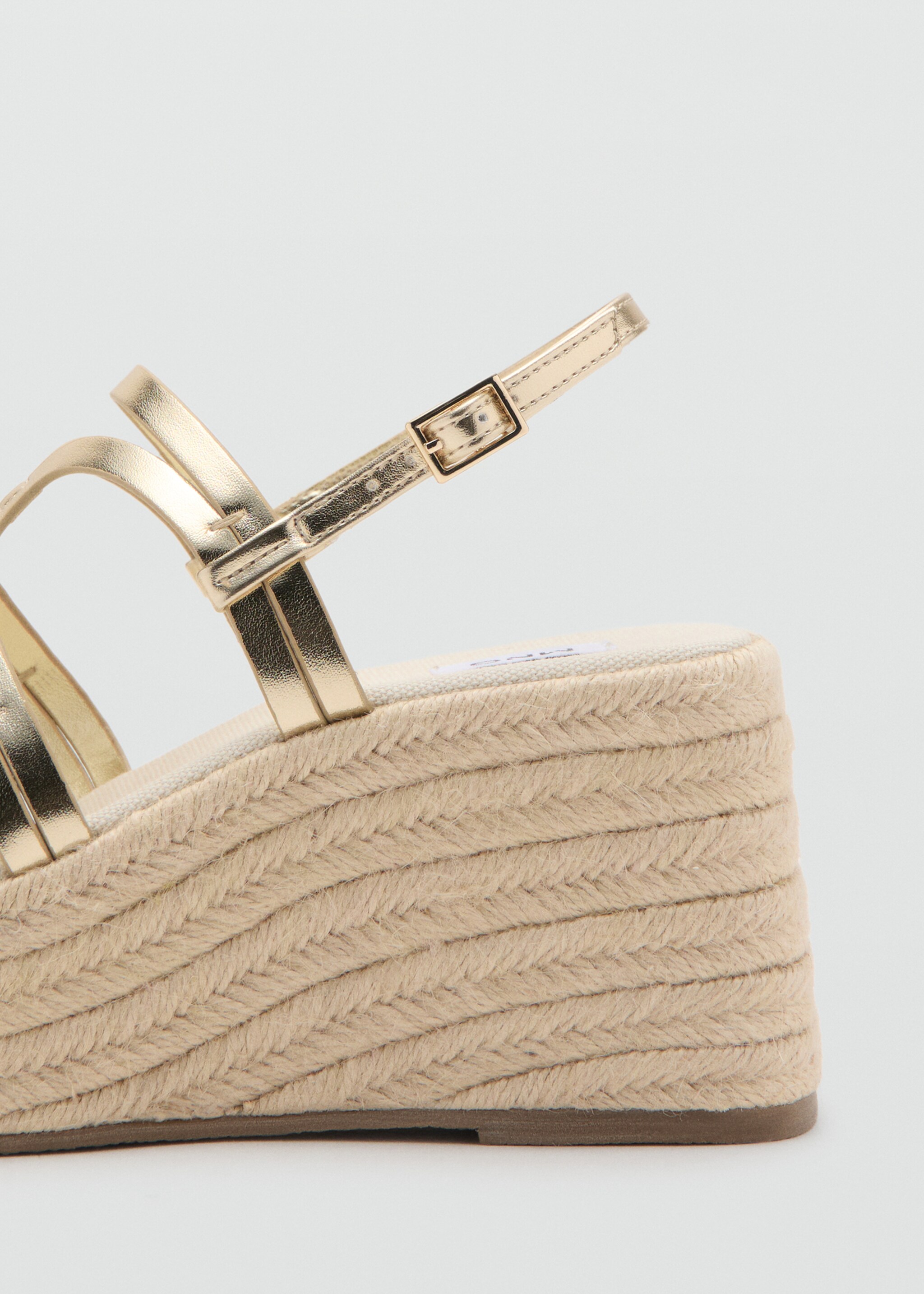 Platform sandals with metallic straps - Details of the article 1, Gold. Ref: 27065946-00.