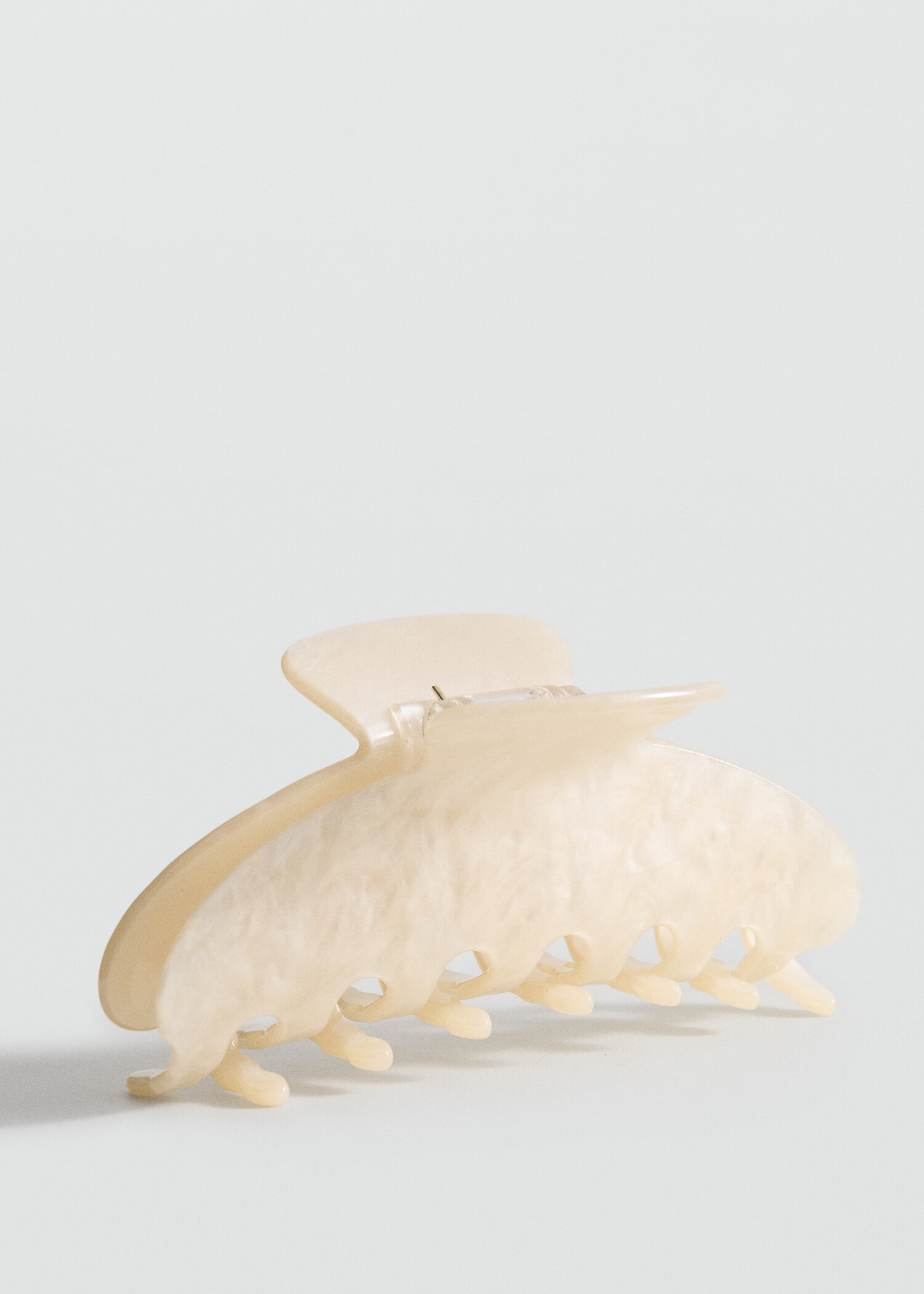 Pearl-effect hair clip - Details of the article 1