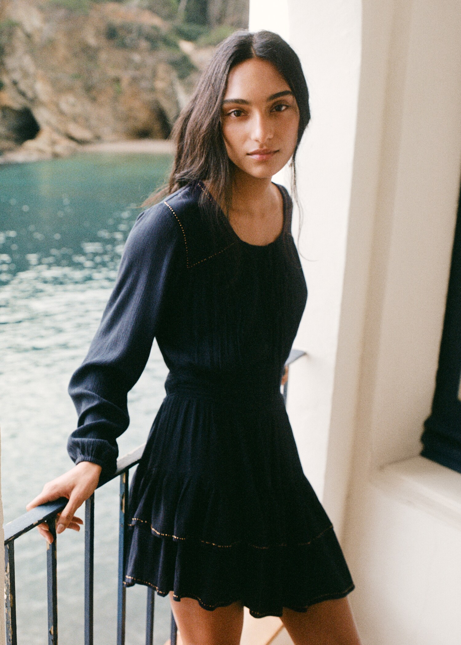 Short dress with bead detail - Details of the article 5