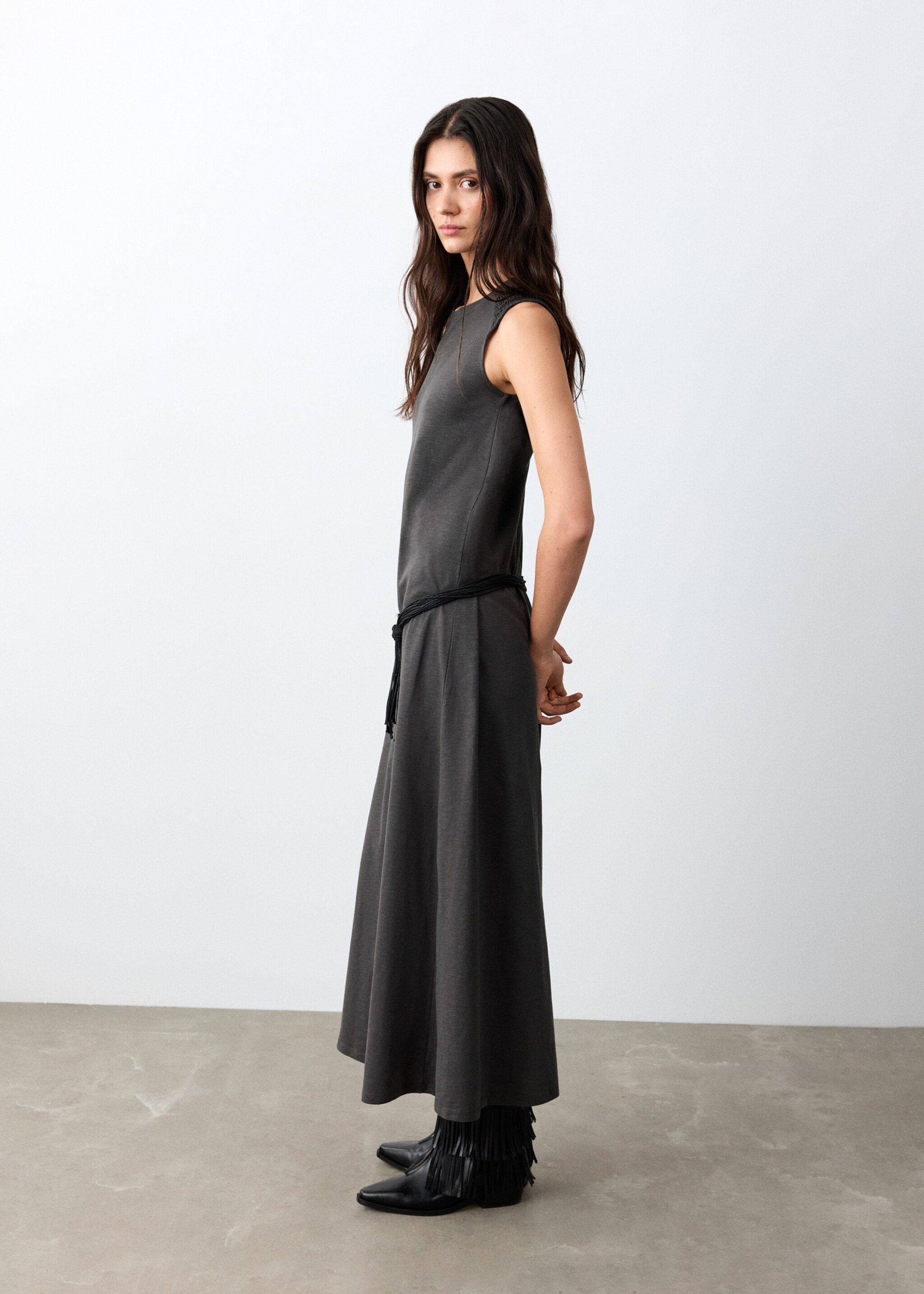 Maxi dress with slit details - Medium plane, Charcoal. Ref: 27065960-00.