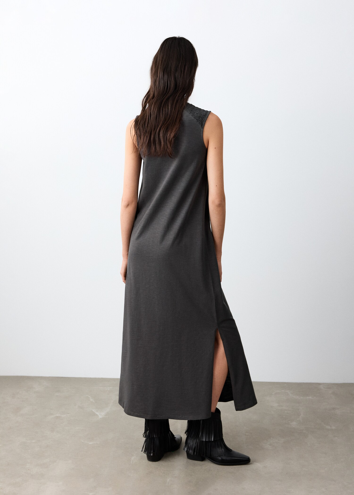 Maxi dress with slit details - Reverse of the article