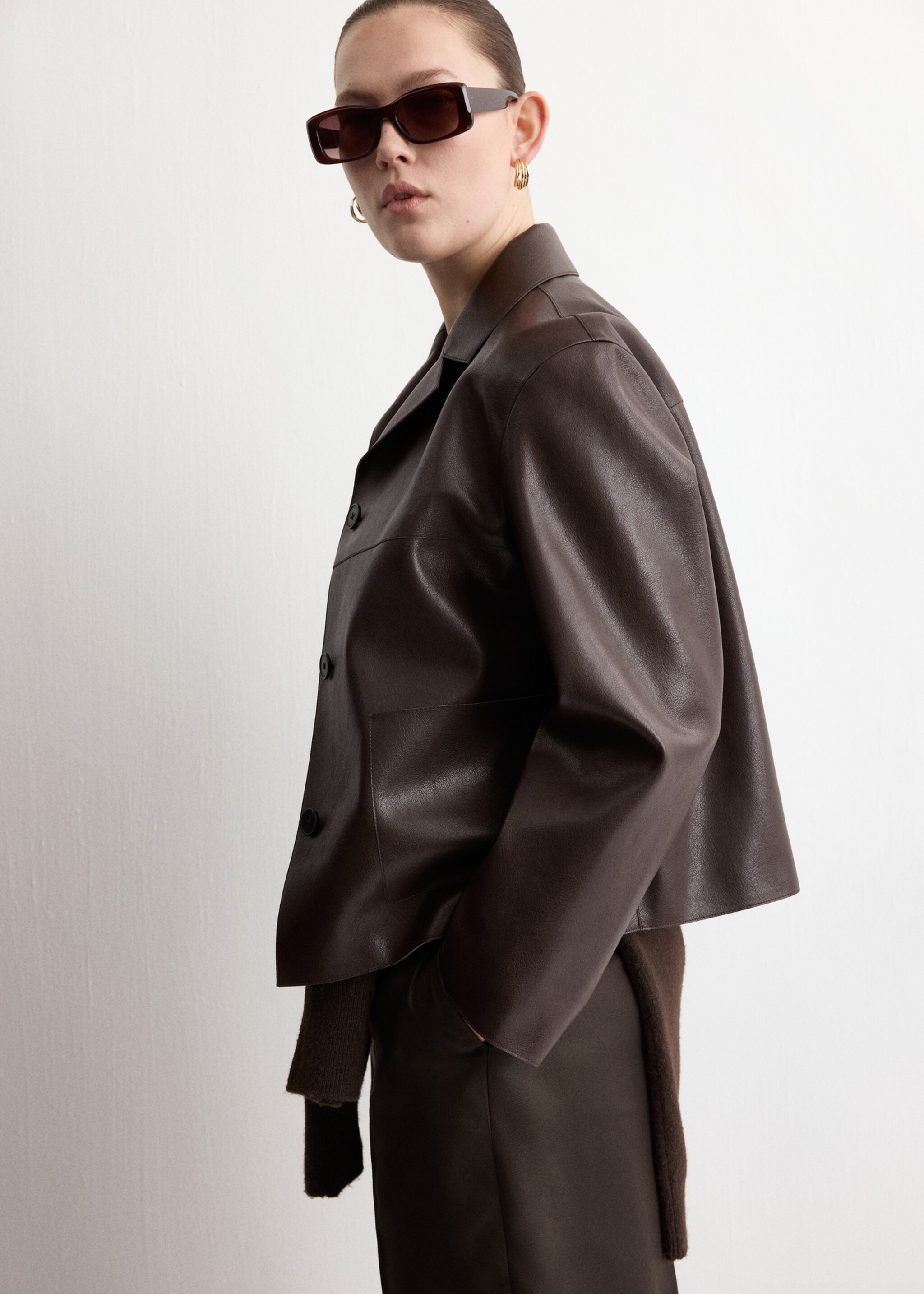 High-waisted lyocell pants - Details of the article 5, Chocolate. Ref: 27065964-00.